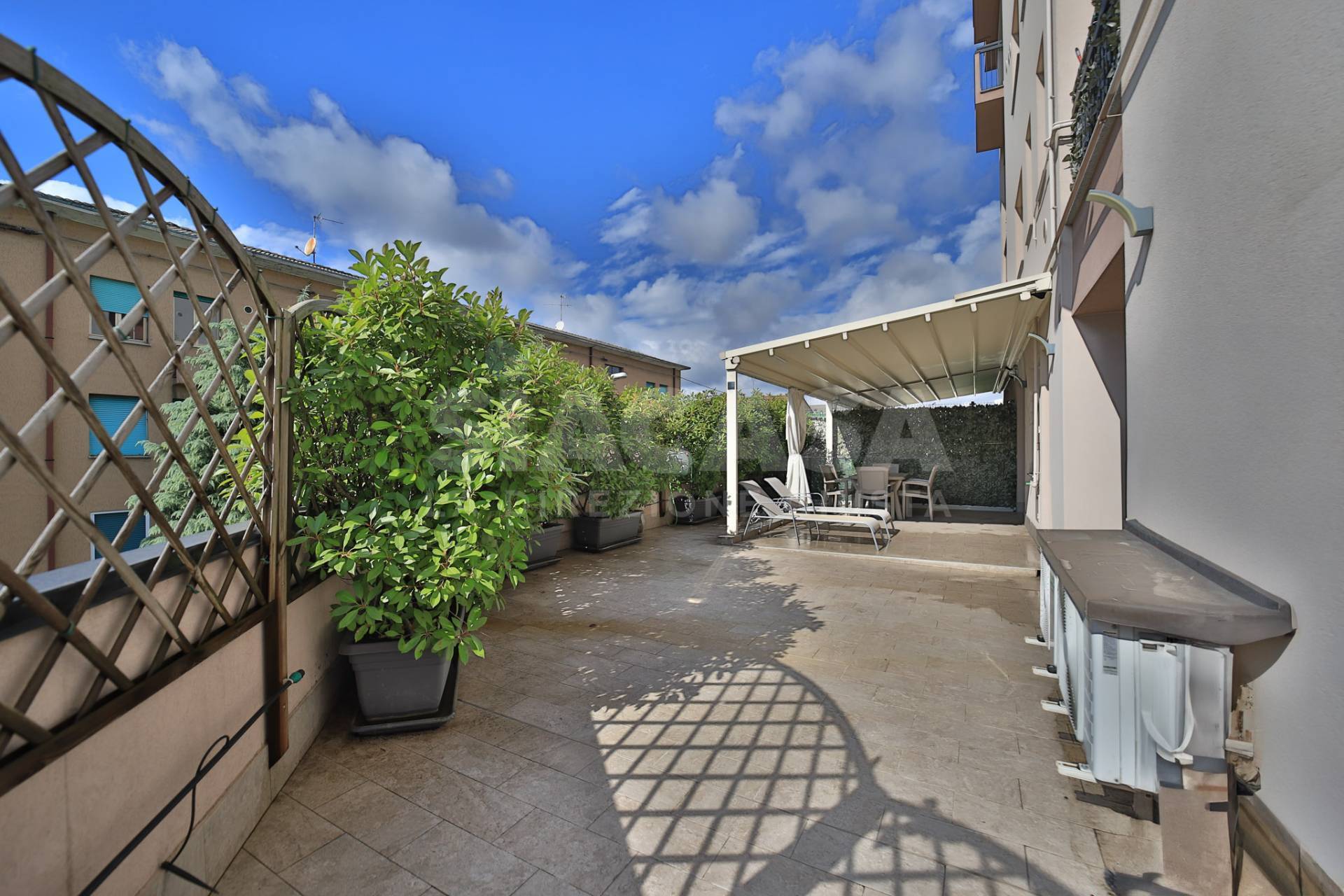 Appartamento in vendita a Carugate