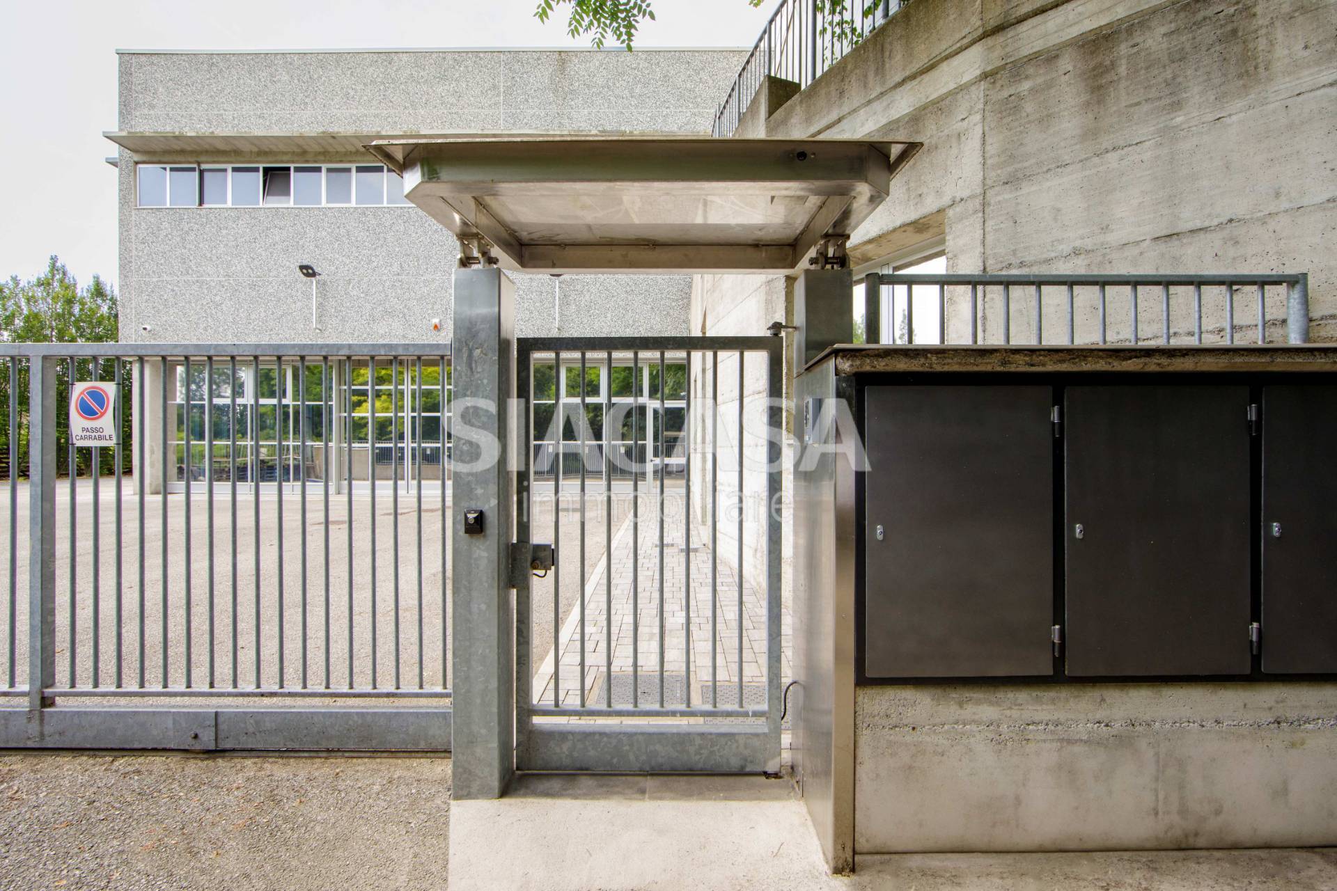 Capannoni in affitto a Erba