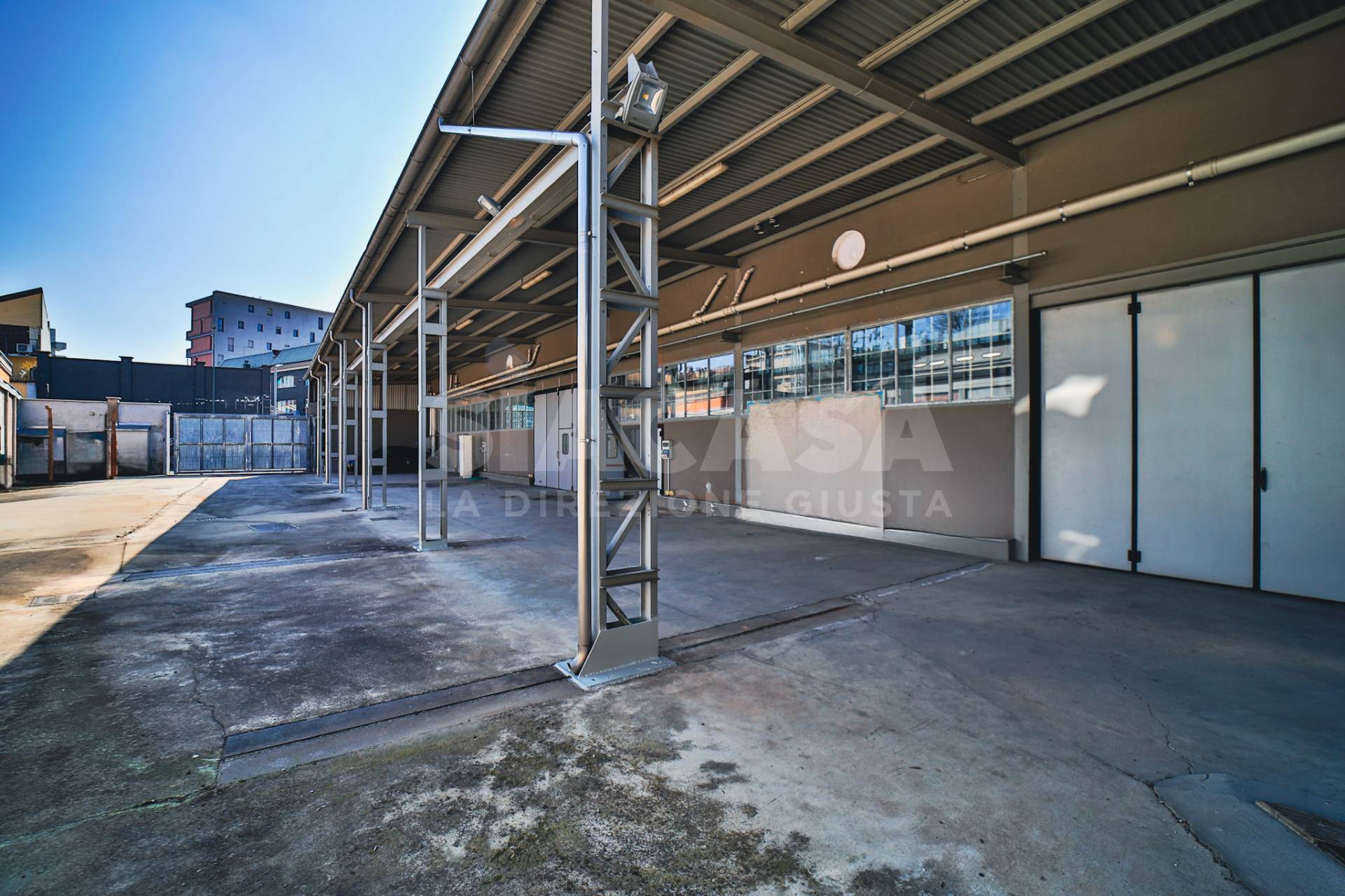 Capannoni in affitto a Milano, Lambrate