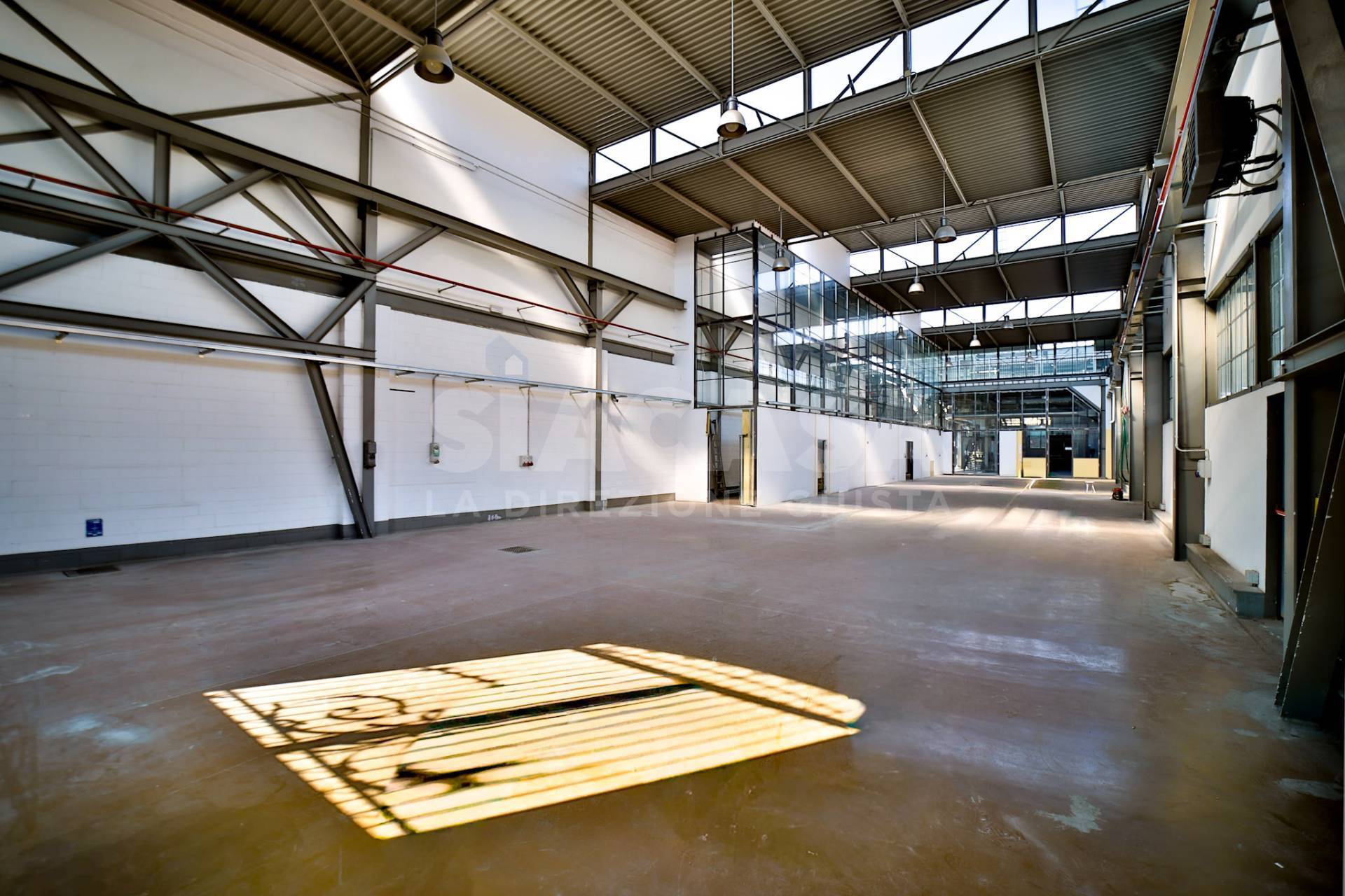 Capannoni in affitto a Milano, Lambrate