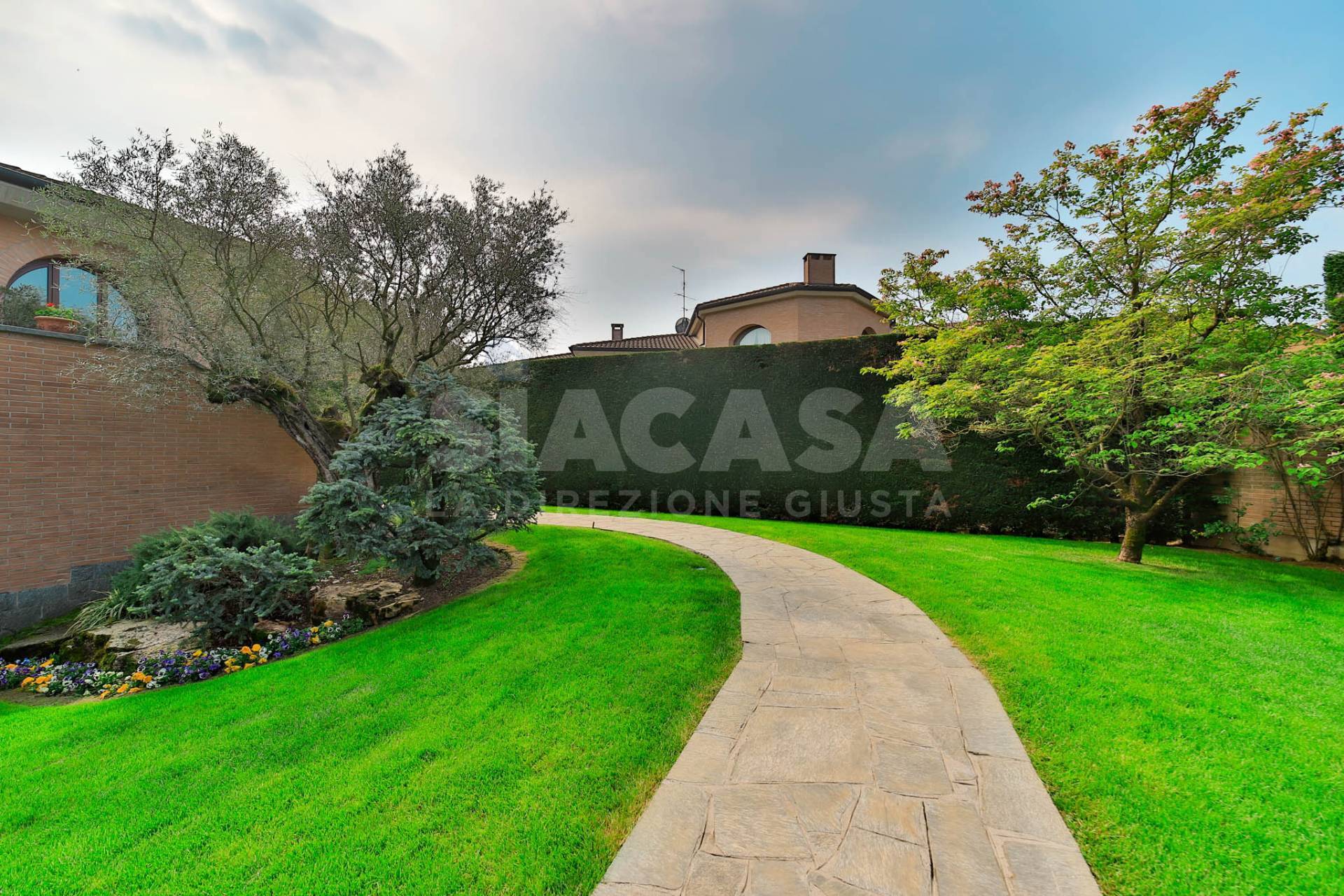 villa in vendita a Bernareggio