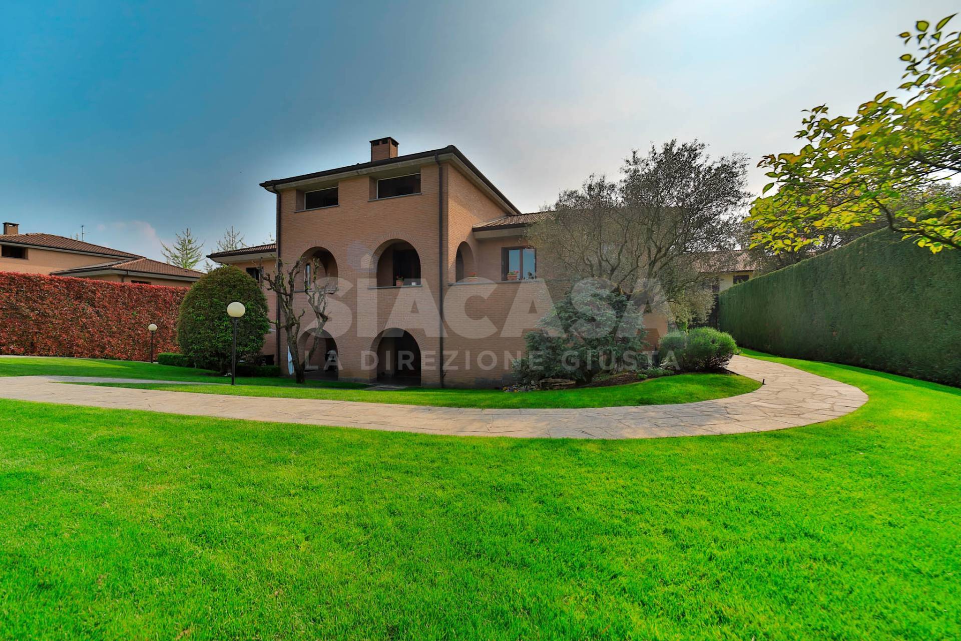 villa in vendita a Bernareggio