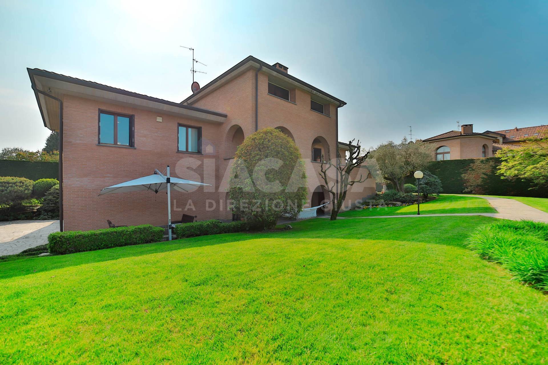 villa in vendita a Bernareggio