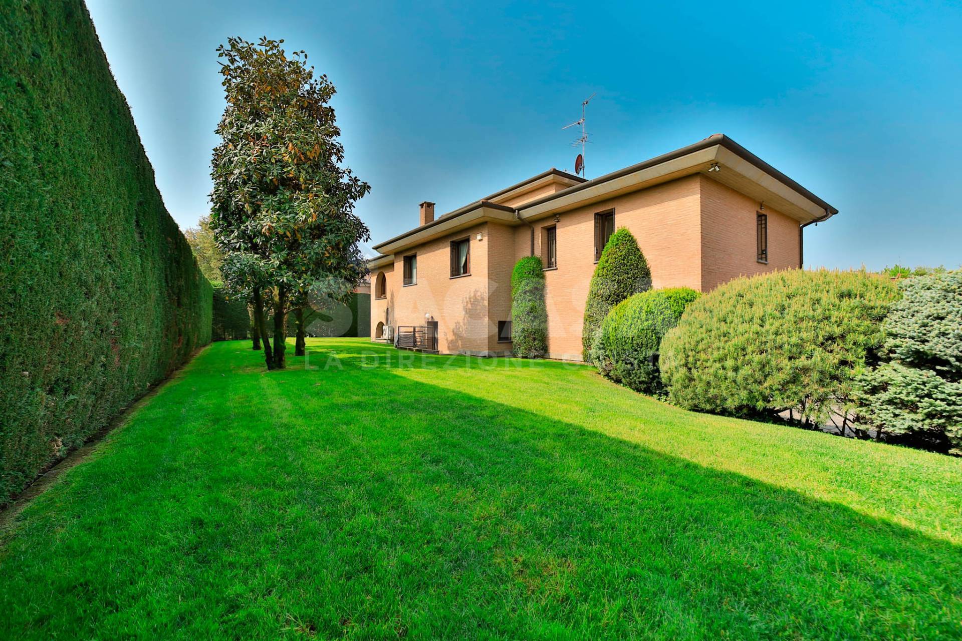 villa in vendita a Bernareggio