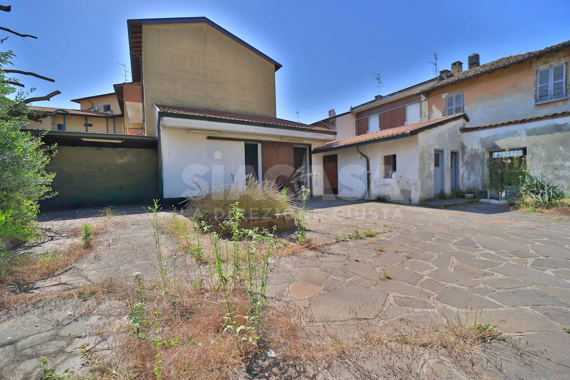 Edificio in vendita a Cornate d'Adda, Colnago