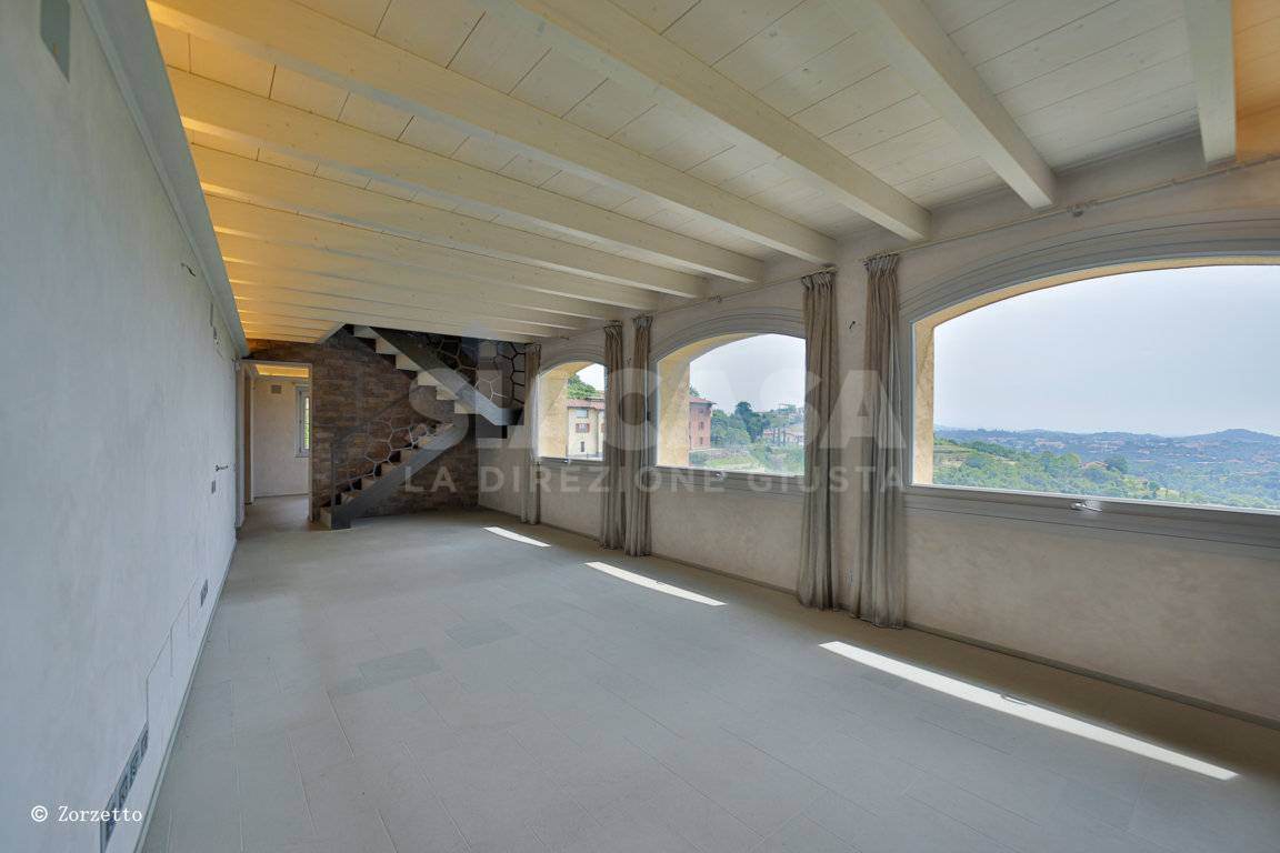 villa in vendita a Montevecchia