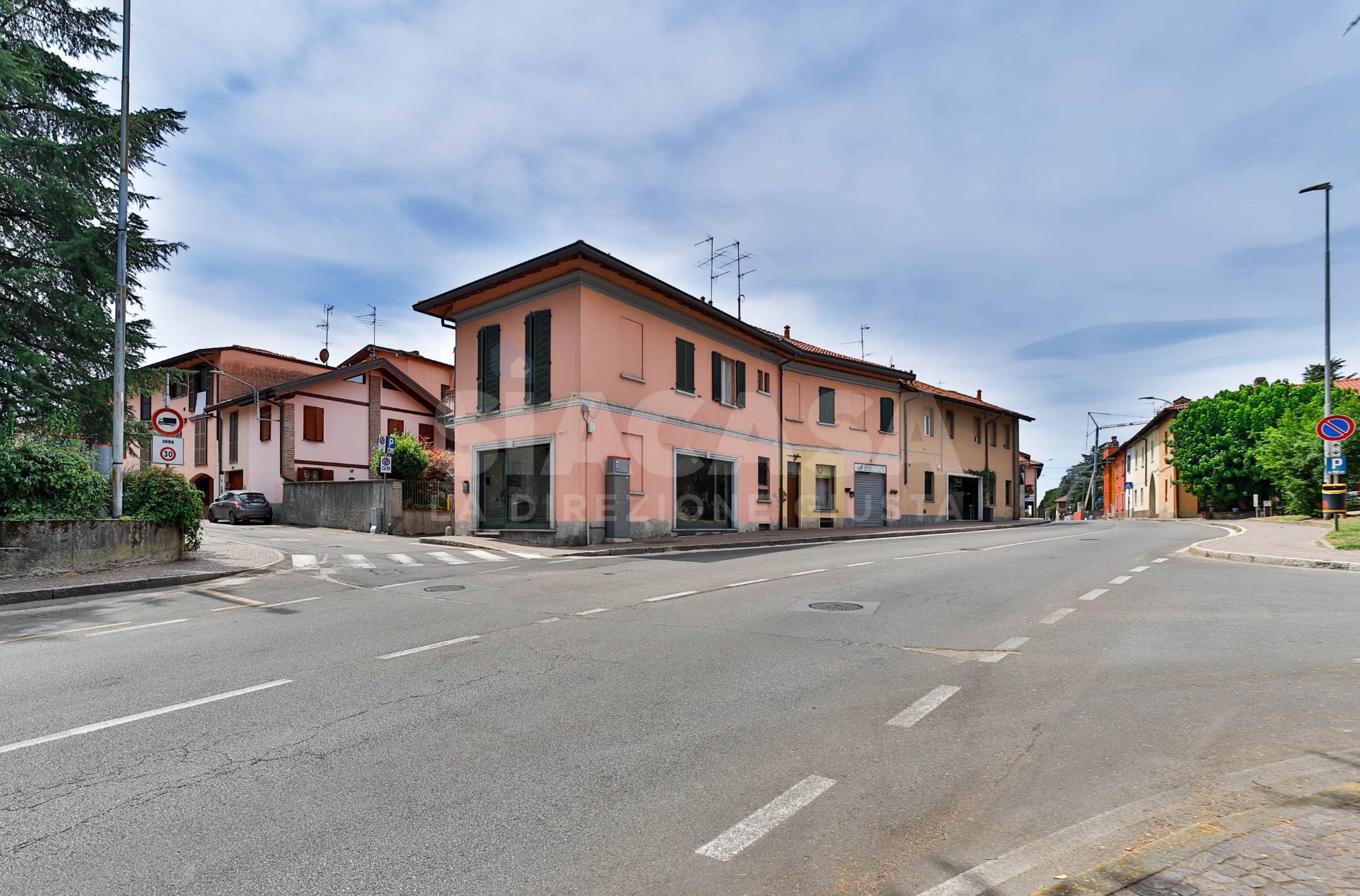 Negozi in affitto a Ronco Briantino