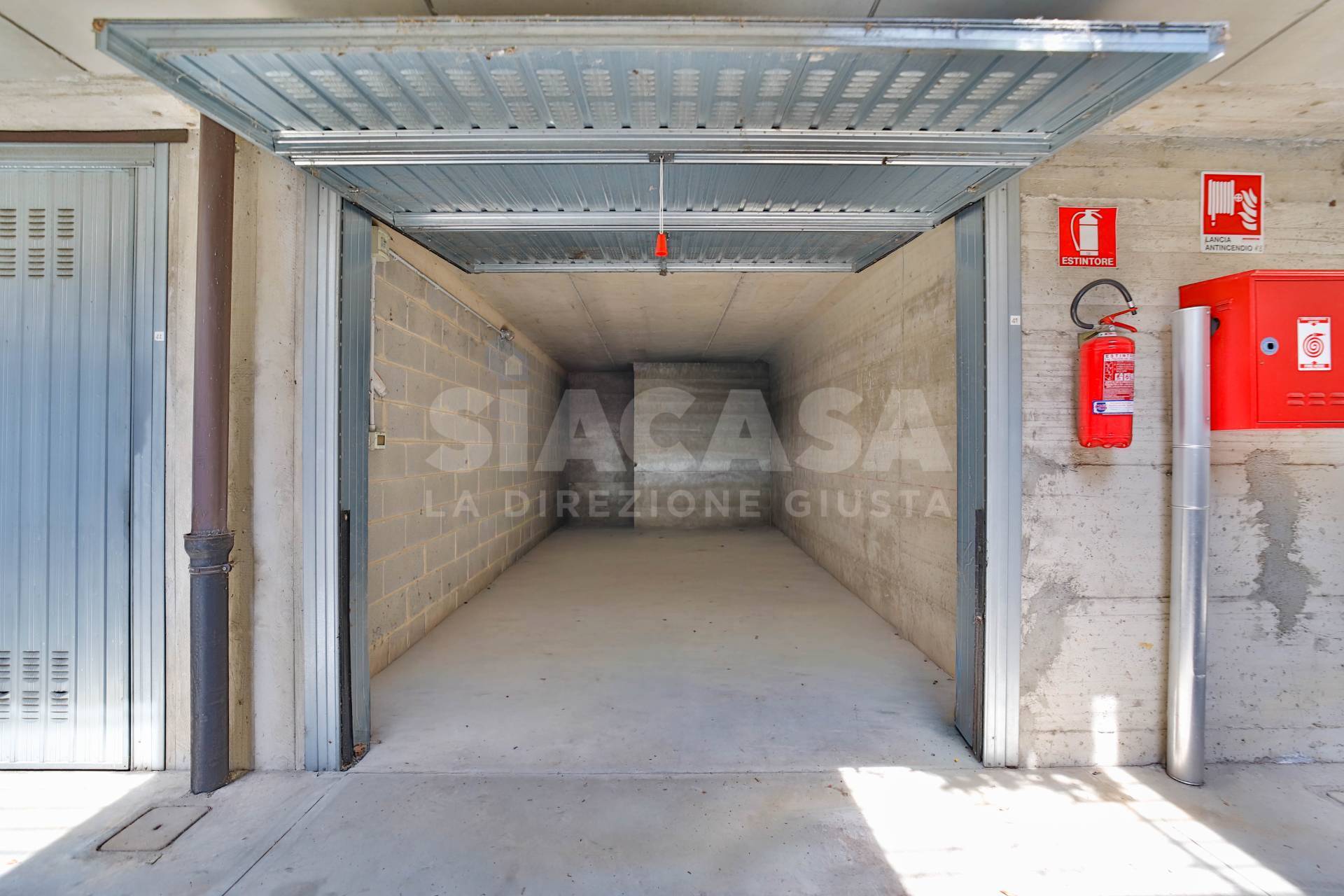 Box / posti auto in vendita a Sulbiate