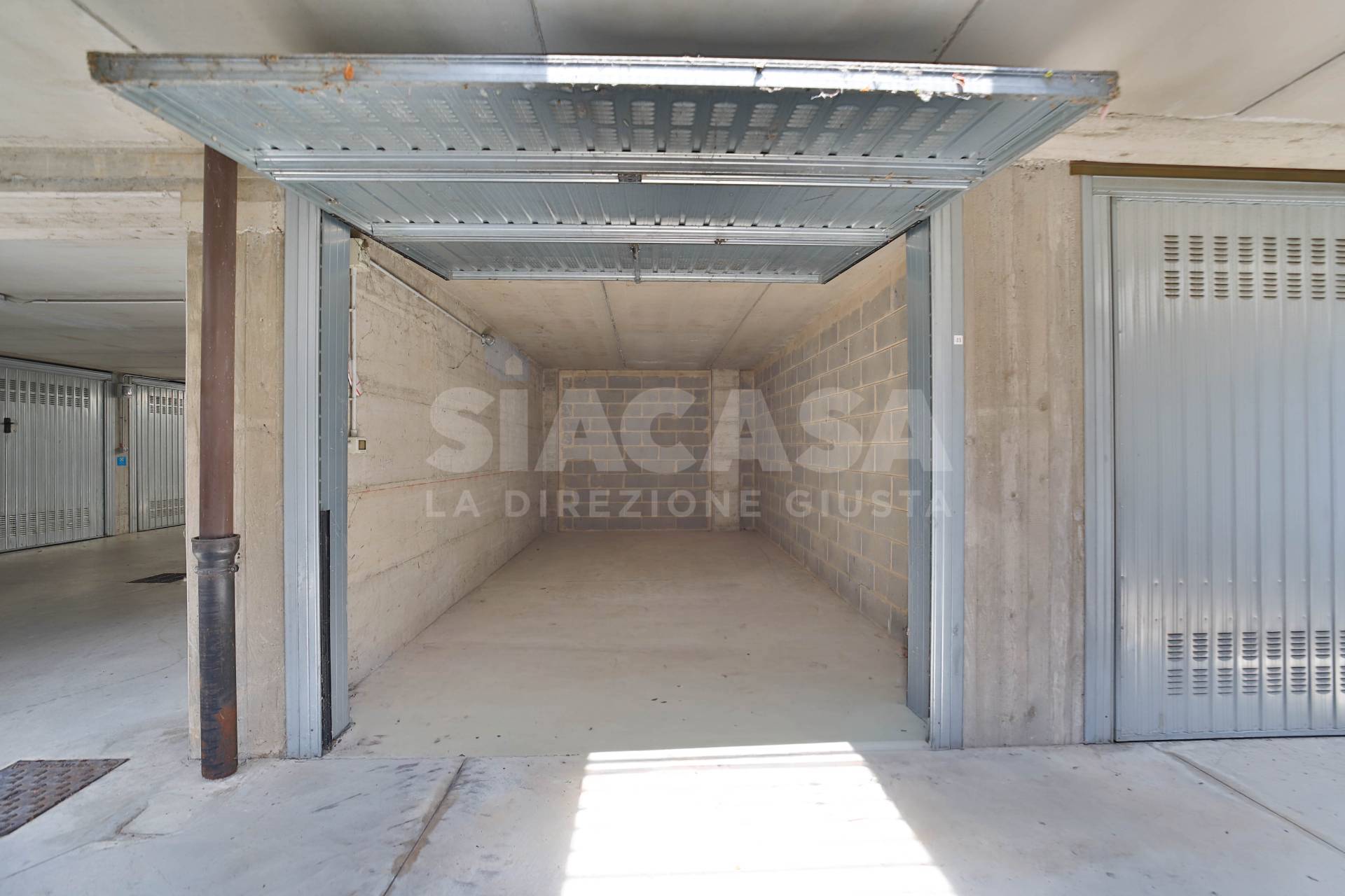 Box / posti auto in vendita a Sulbiate