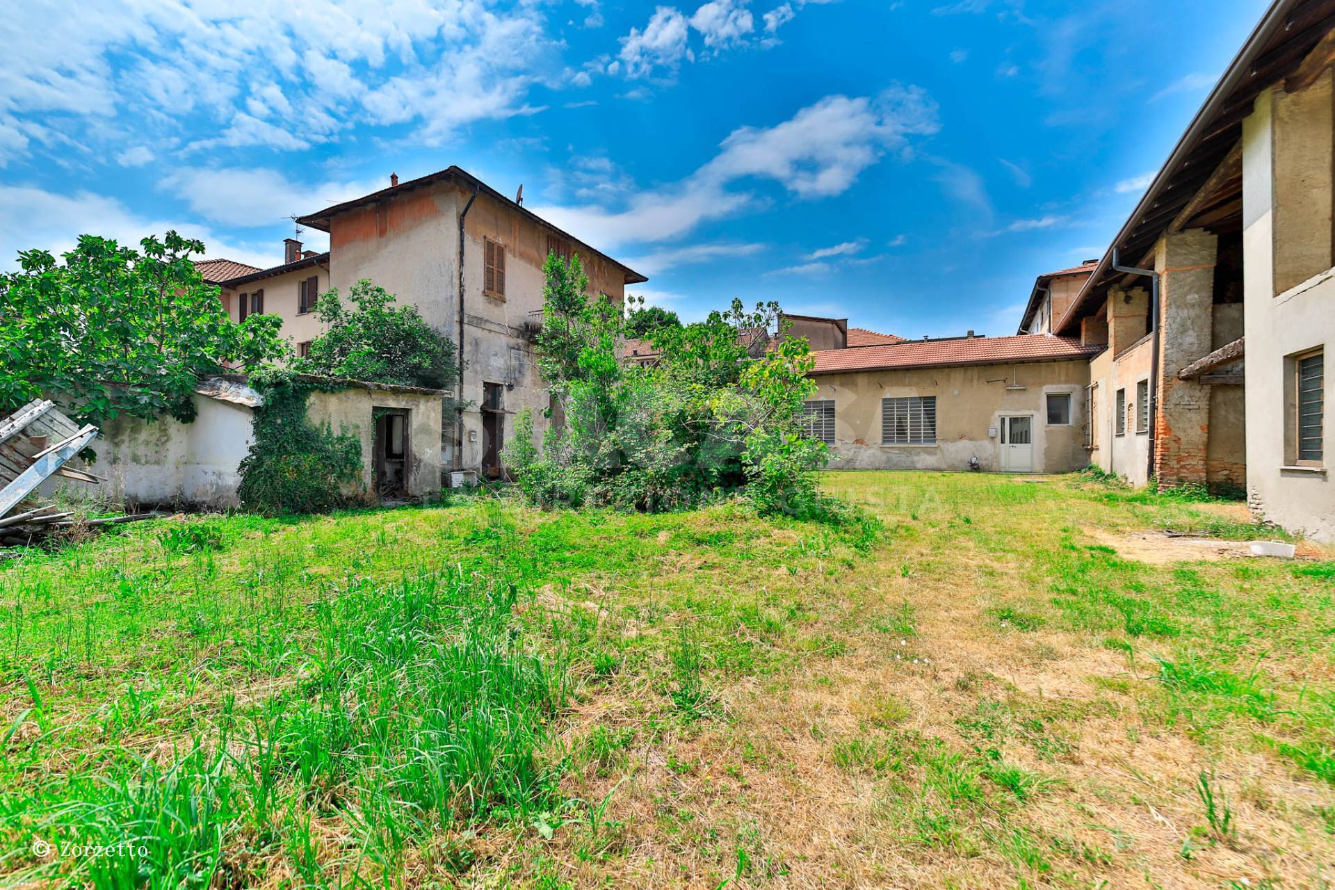 Rustico casale in vendita a Bernareggio