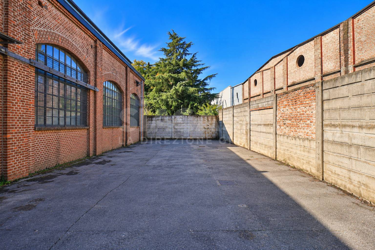 Capannoni in vendita a Milano