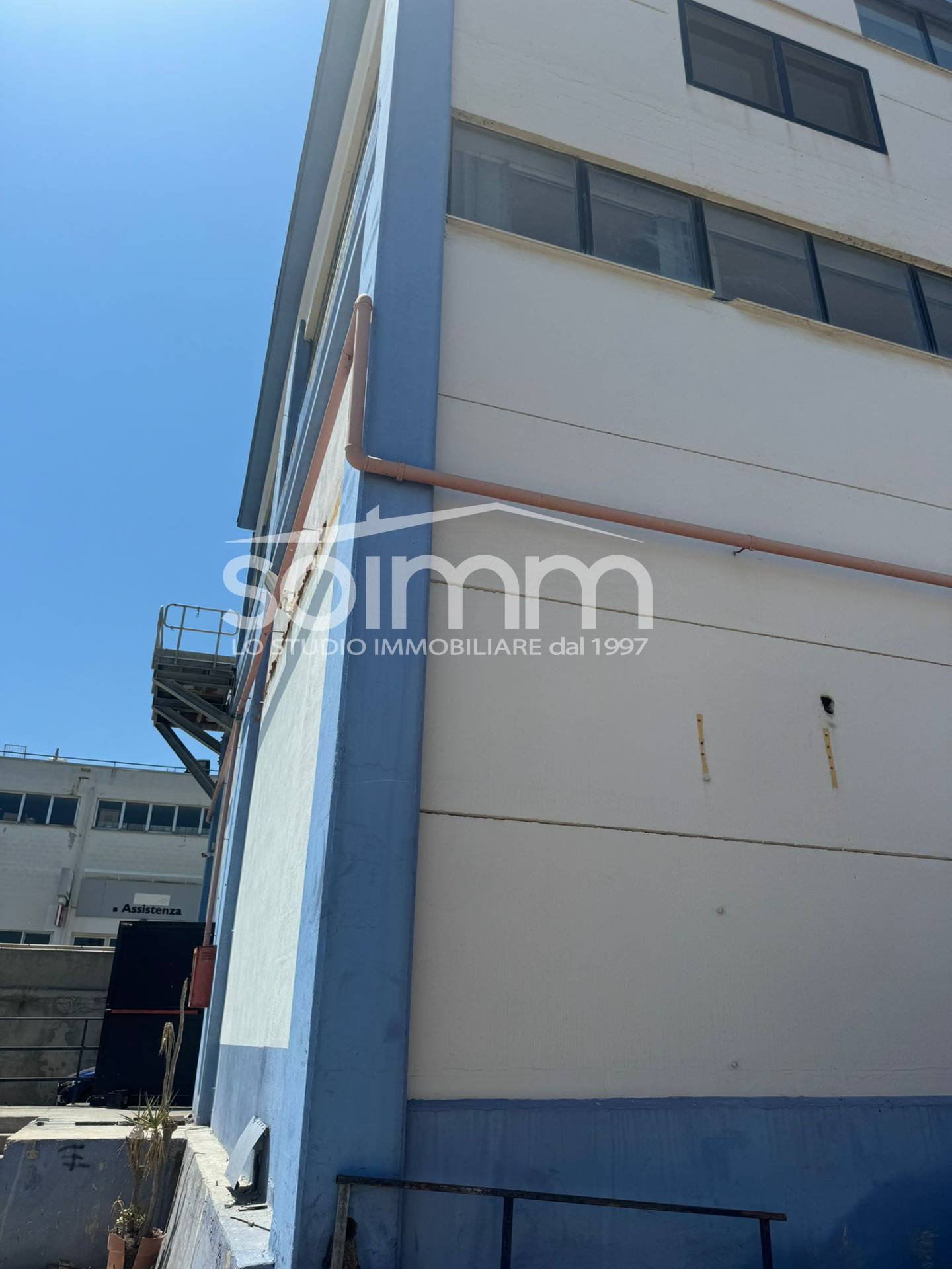 Locale commerciale in vendita a Cagliari