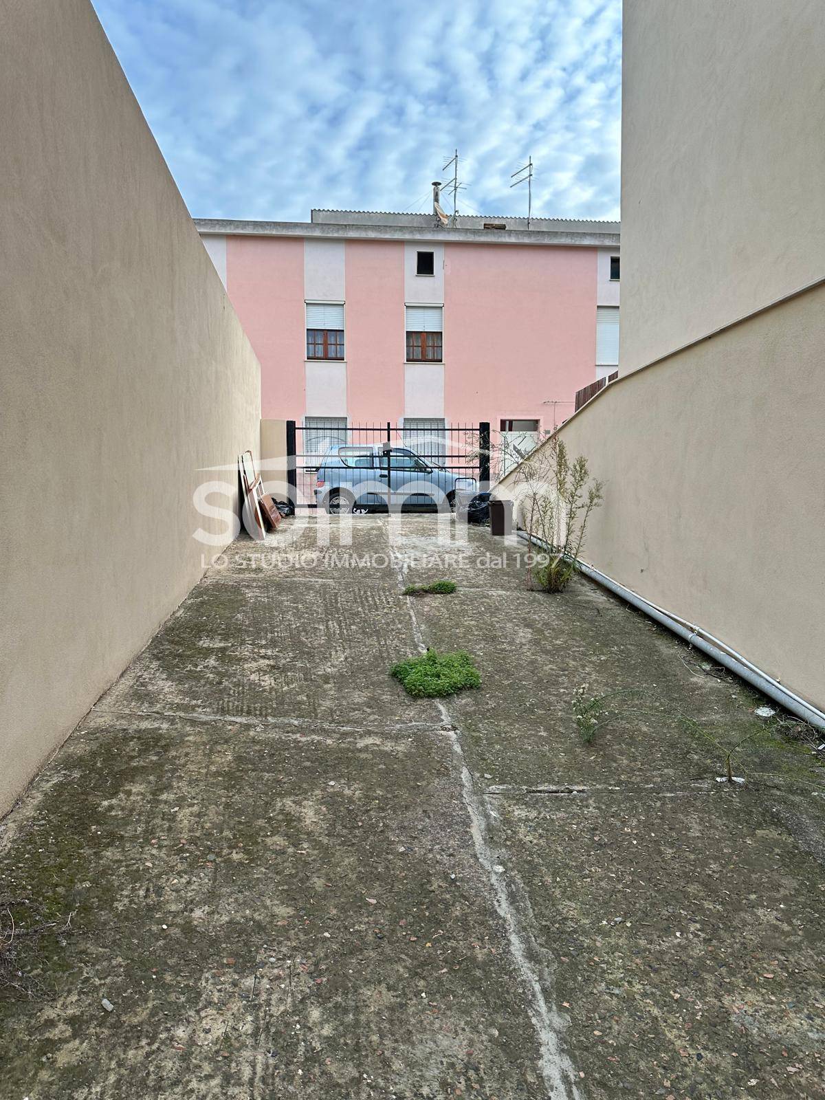 Magazzino in vendita a Quartu Sant'Elena