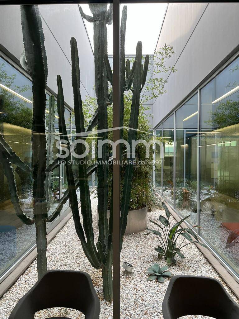 Capannone Commerciale in vendita a Sestu