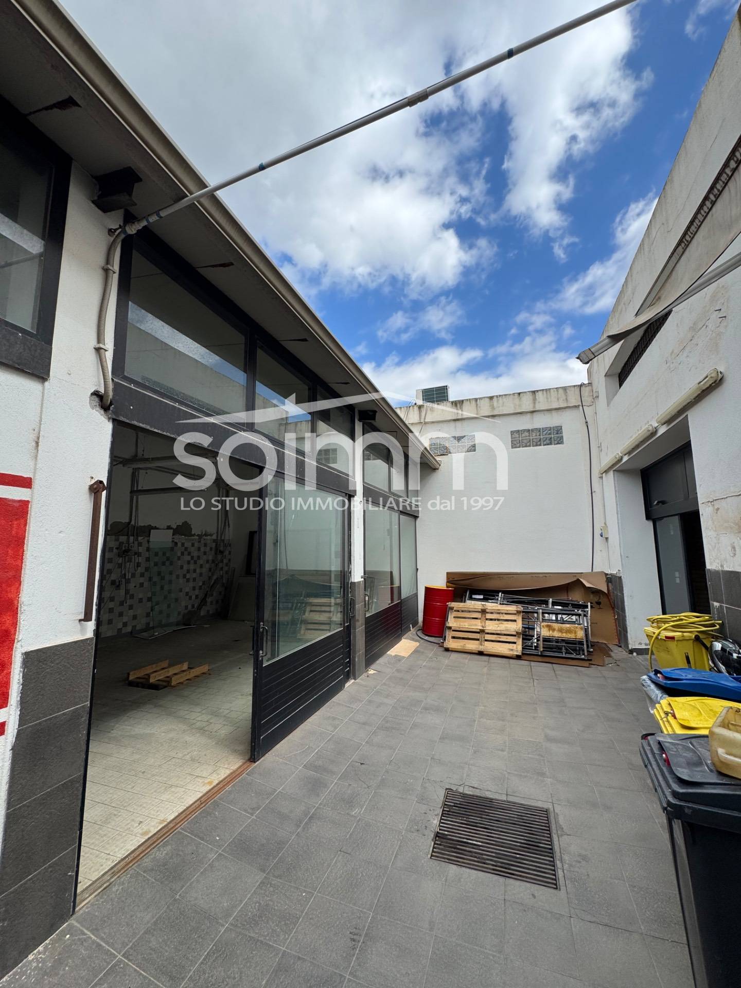 Locale commerciale in vendita a Cagliari
