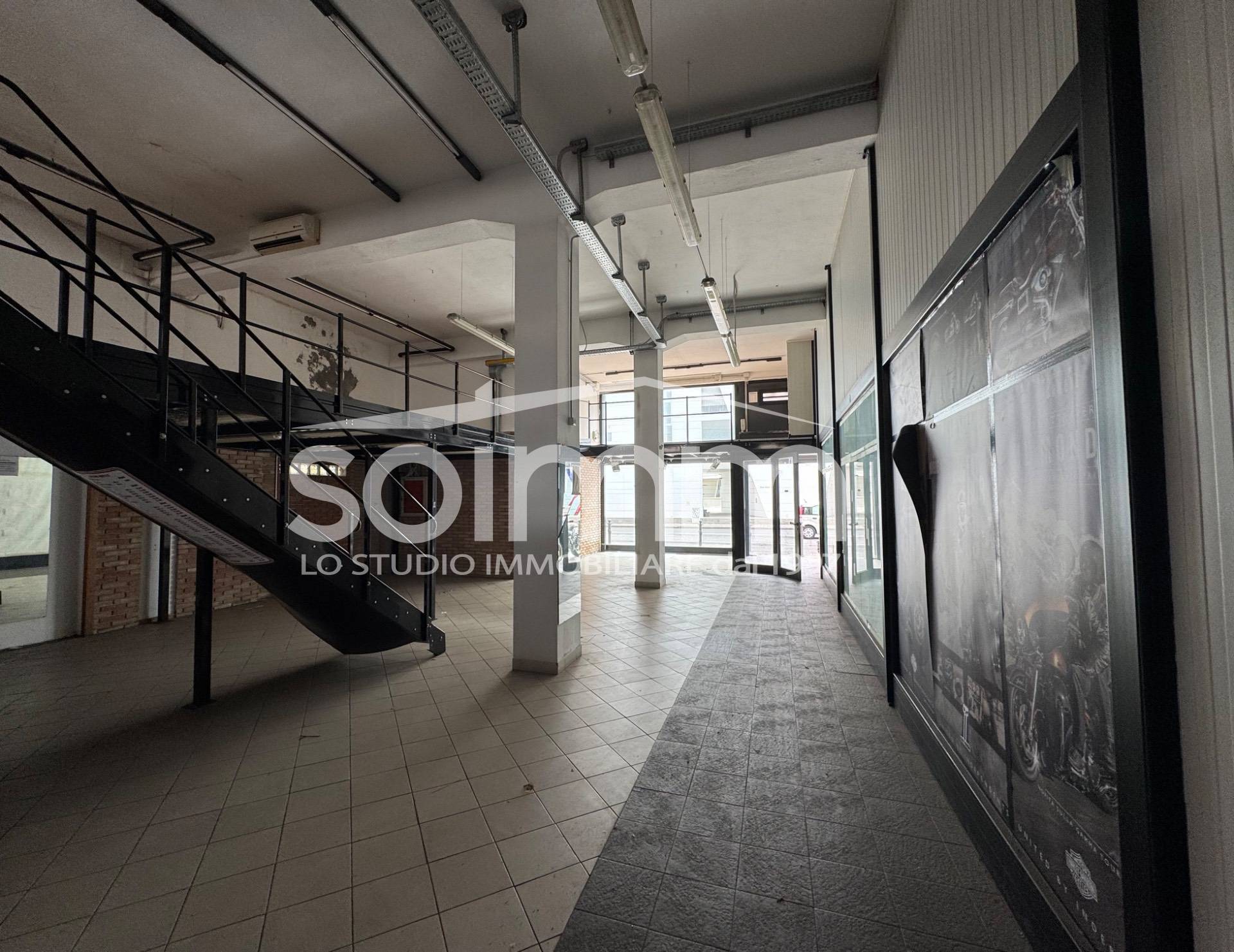 Locale commerciale in vendita a Cagliari