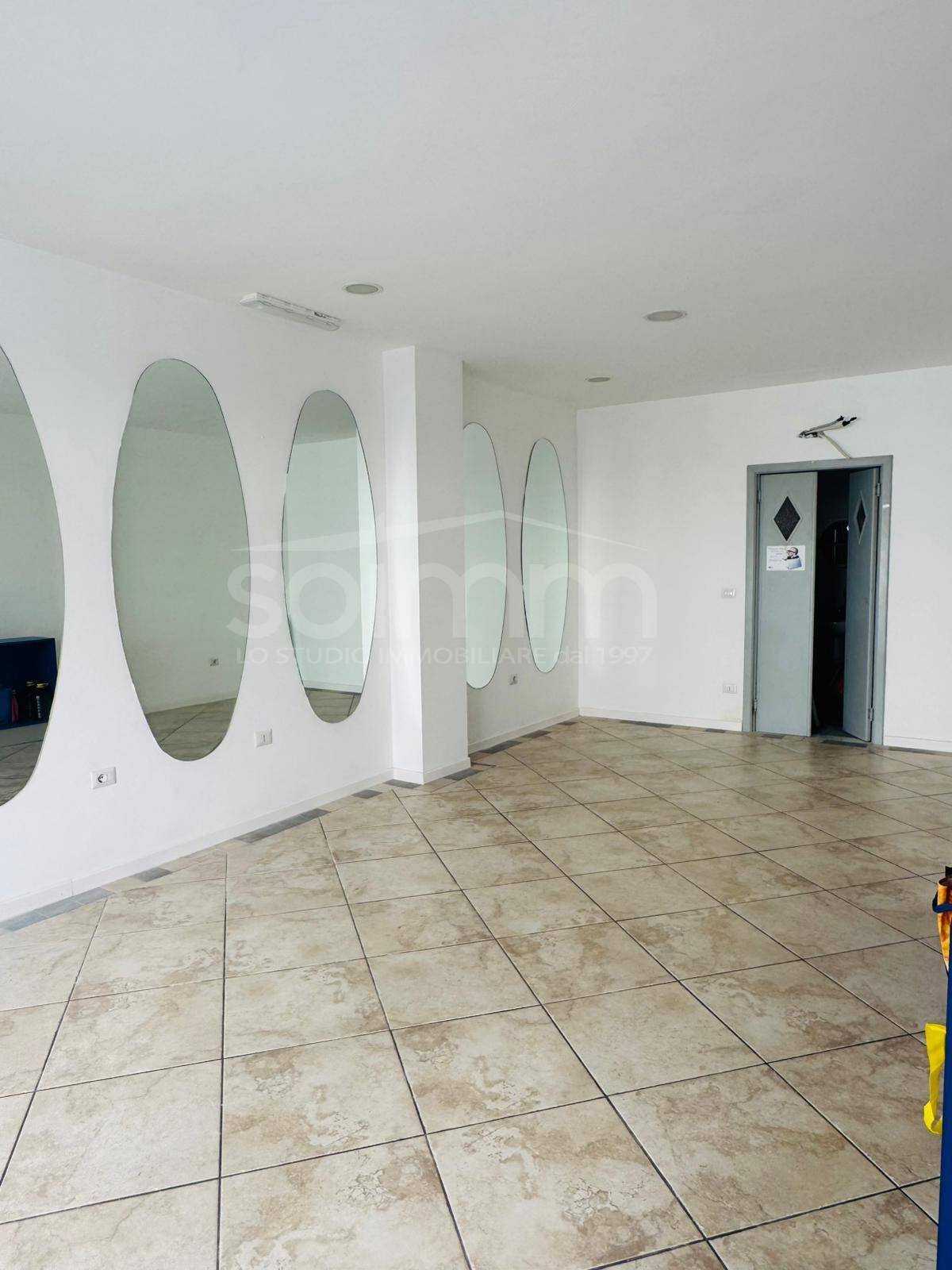 Locale commerciale in vendita a Cagliari