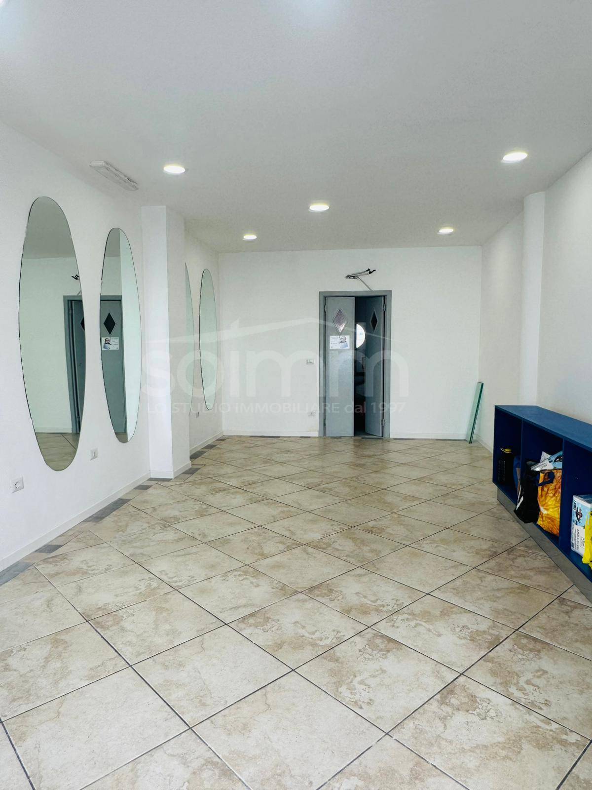 Locale commerciale in vendita a Cagliari