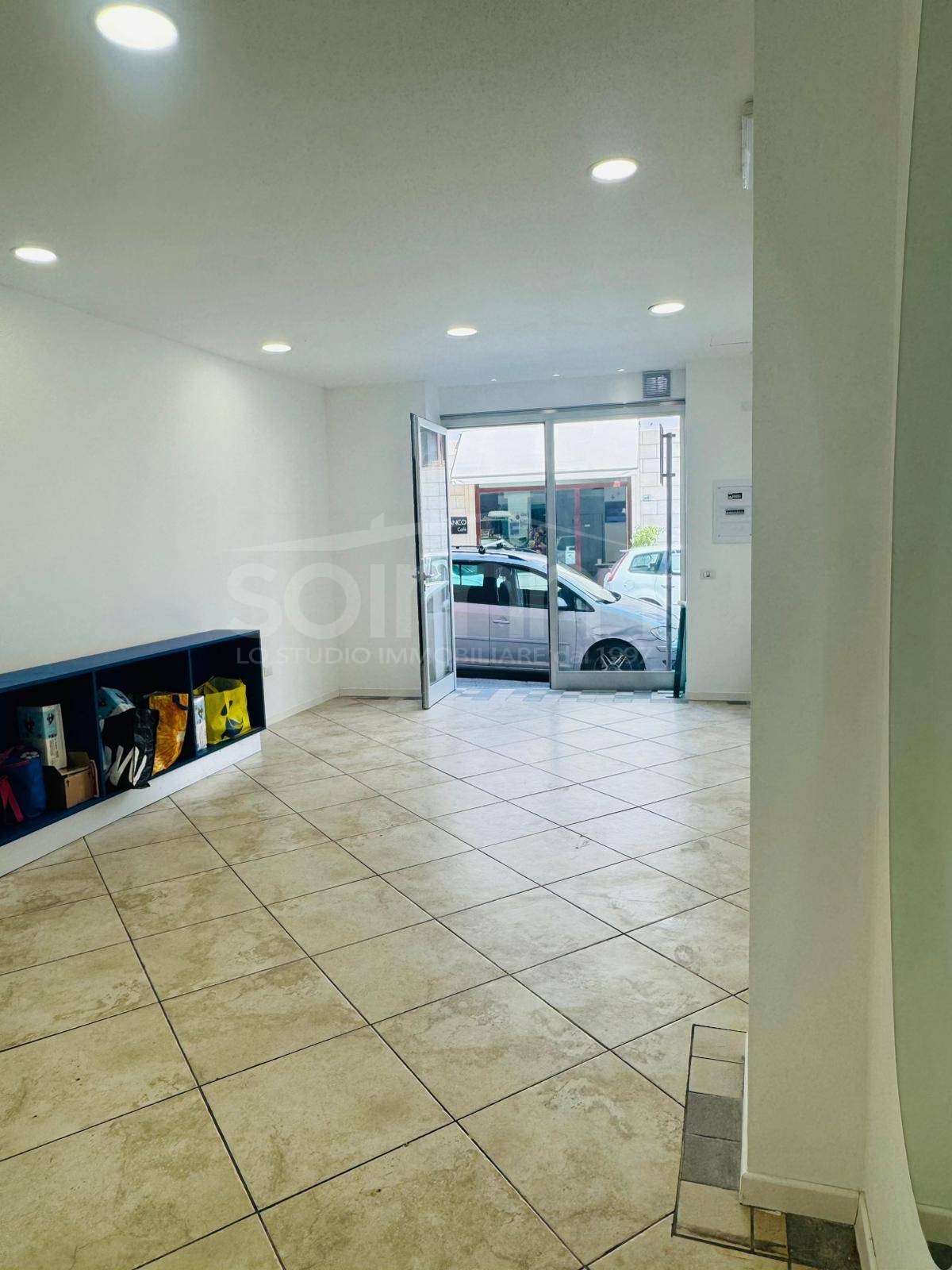 Locale commerciale in vendita a Cagliari