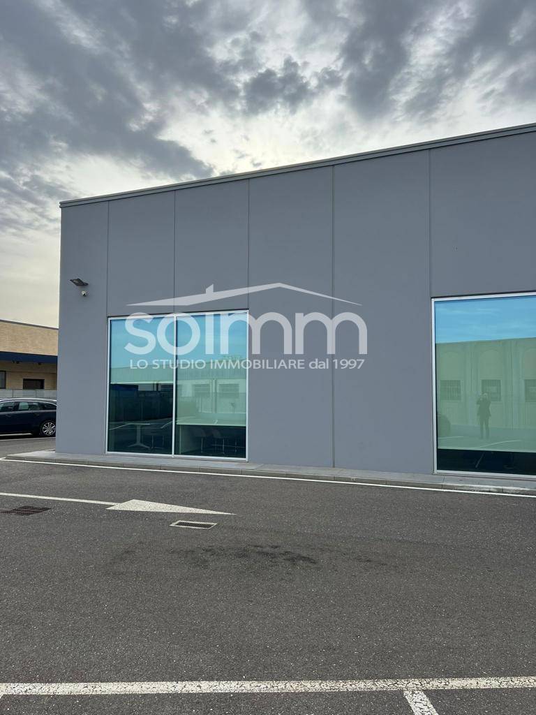 Capannone Commerciale in vendita a Sestu