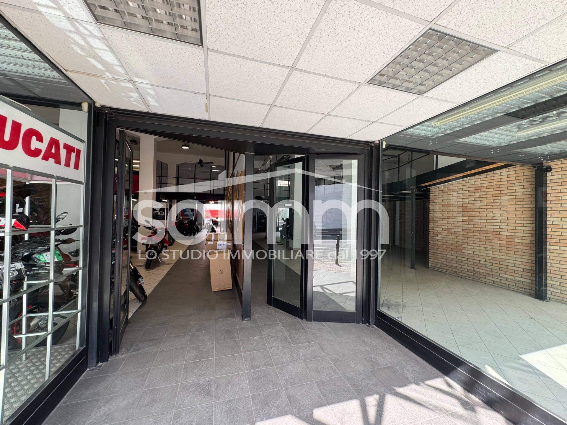 Locale commerciale in vendita a Cagliari