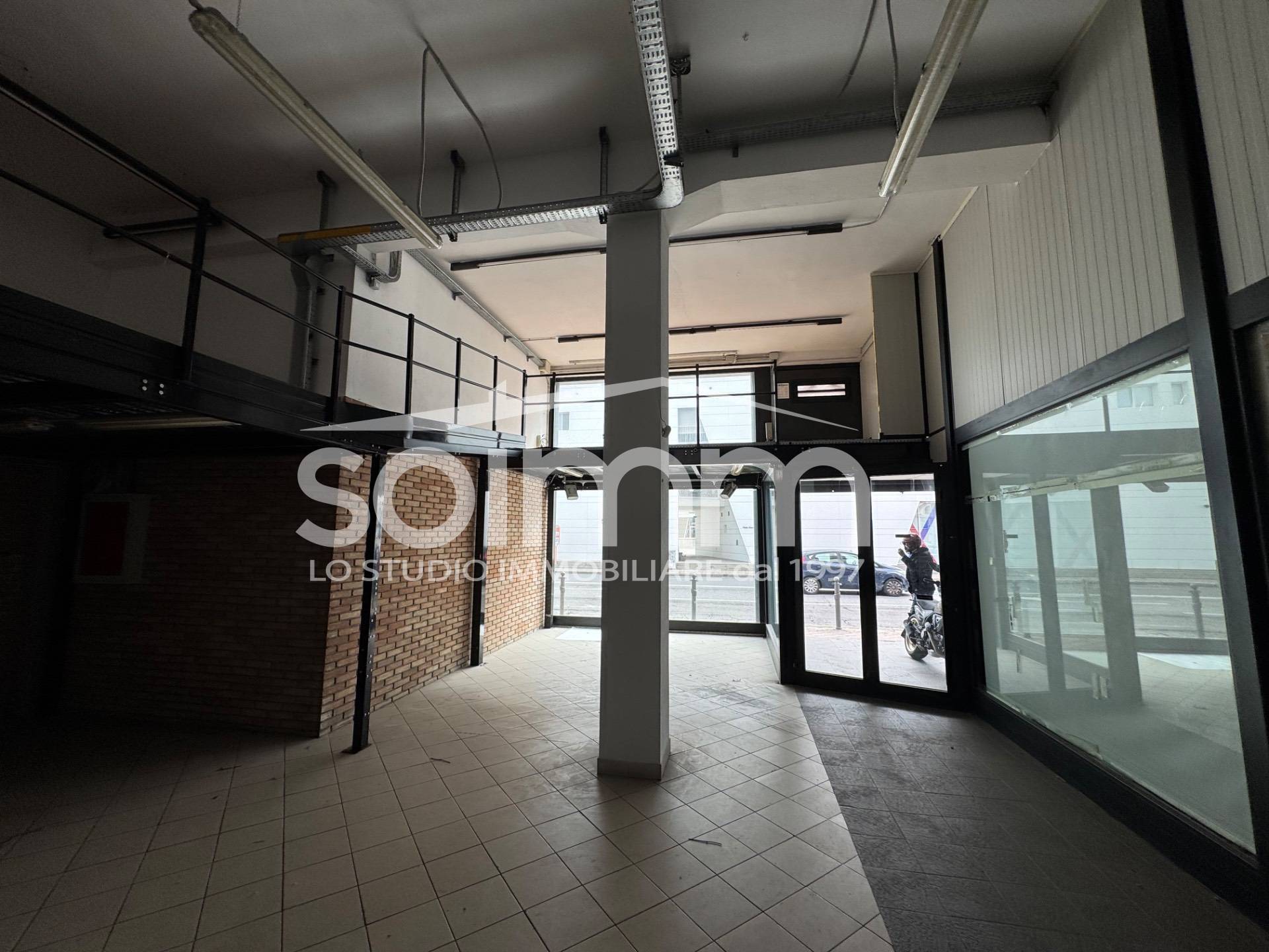 Locale commerciale in vendita a Cagliari