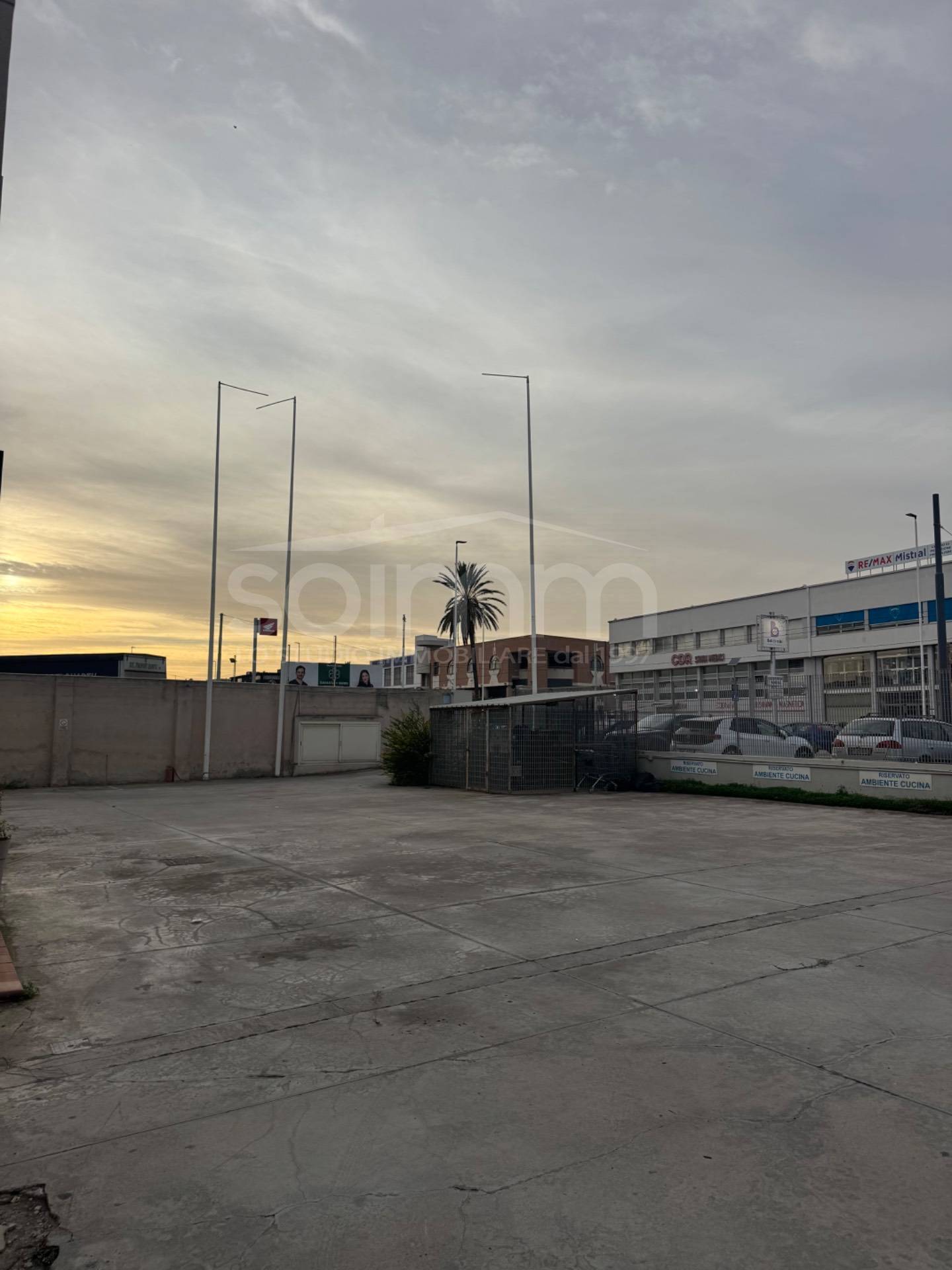 Locale commerciale in vendita a Cagliari