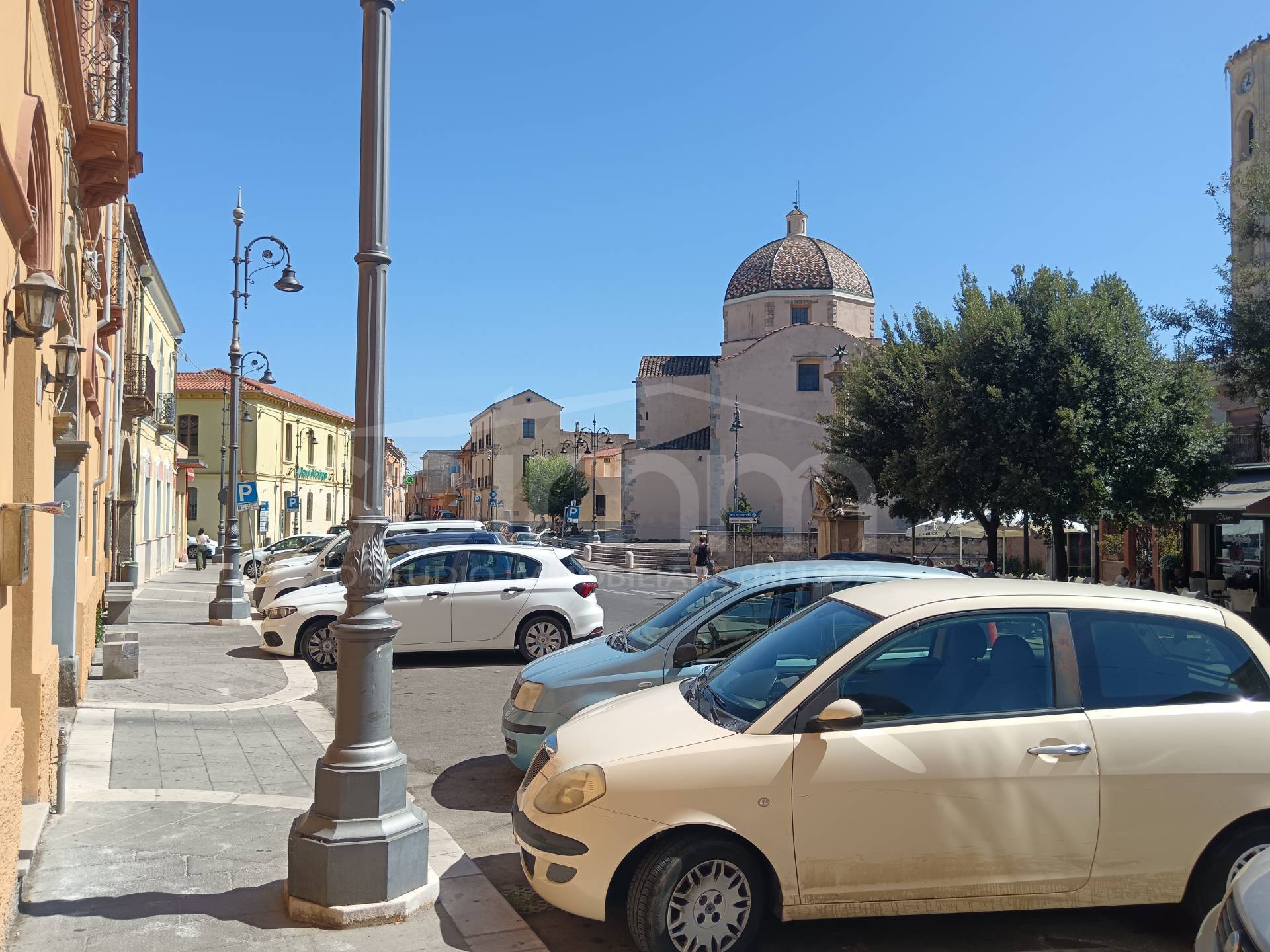 Locale commerciale in vendita a Serramanna