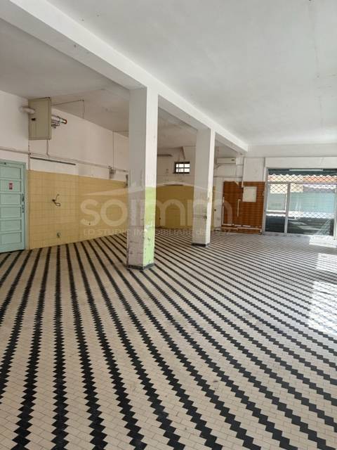 Locale commerciale in affitto a Selargius