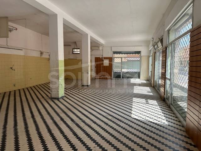 Locale commerciale in affitto a Selargius