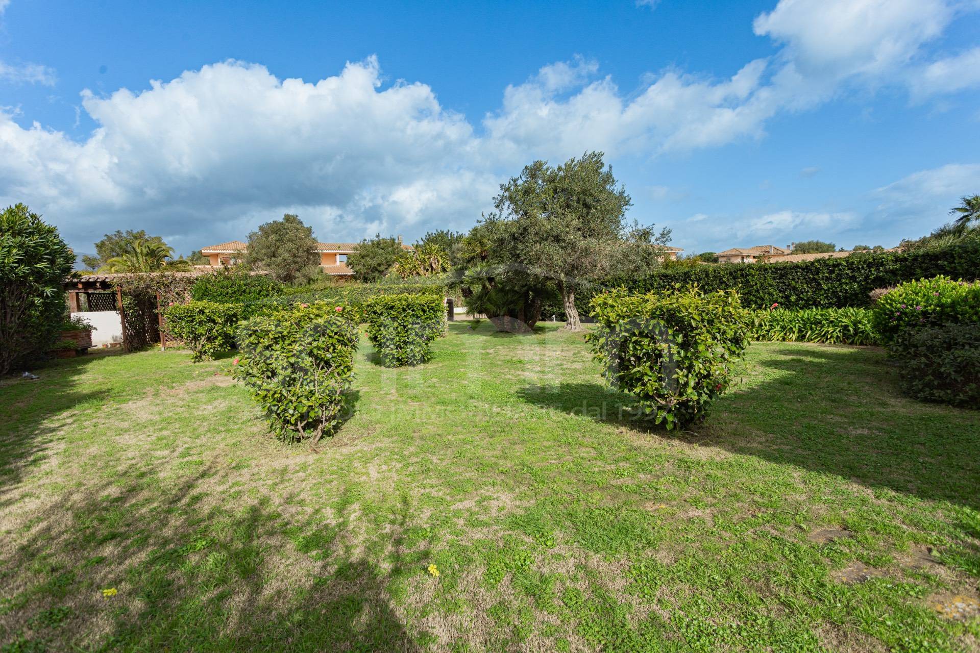 Villa Bifamiliare in vendita a Pula