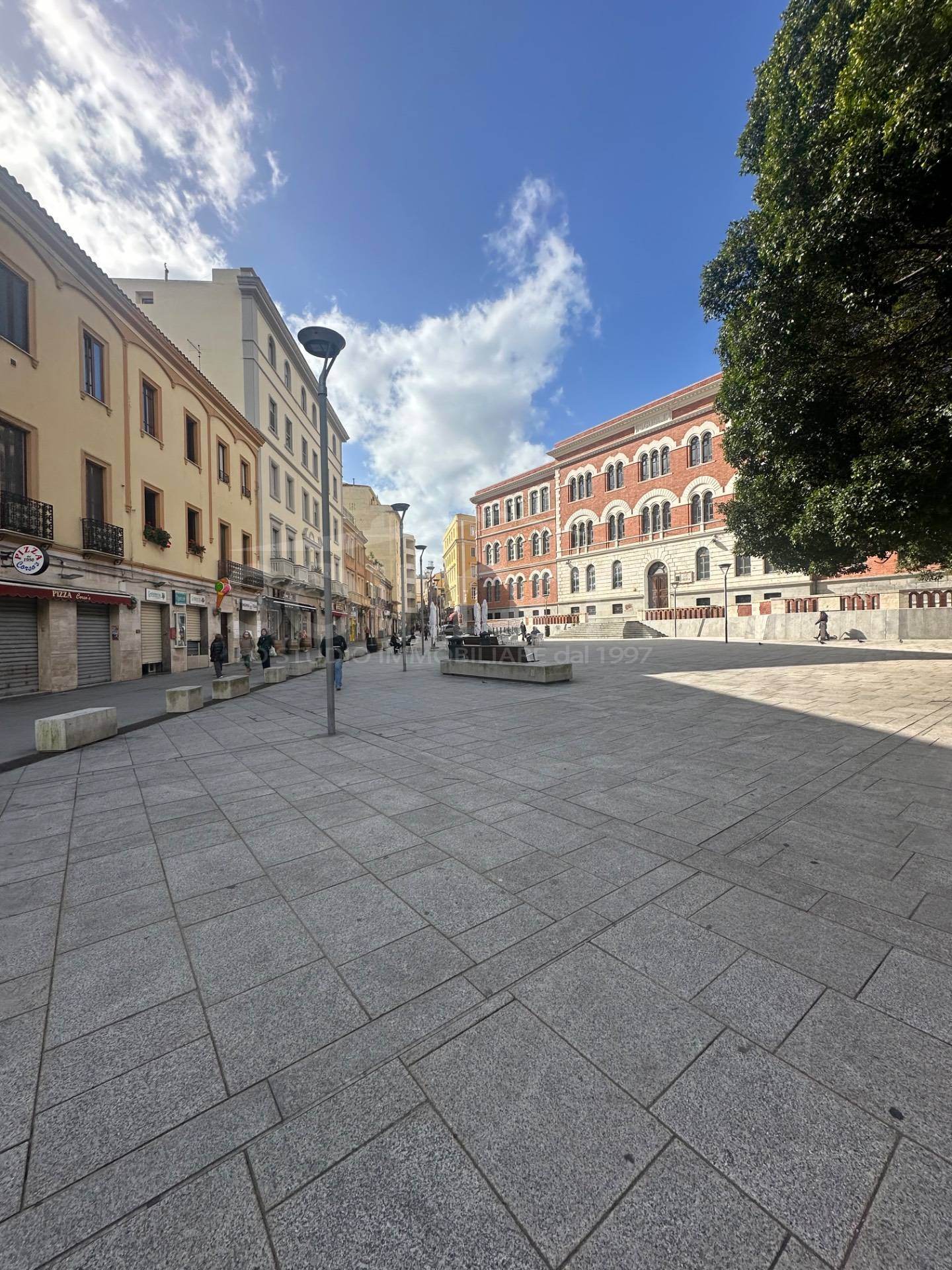 Locale commerciale in vendita a Cagliari