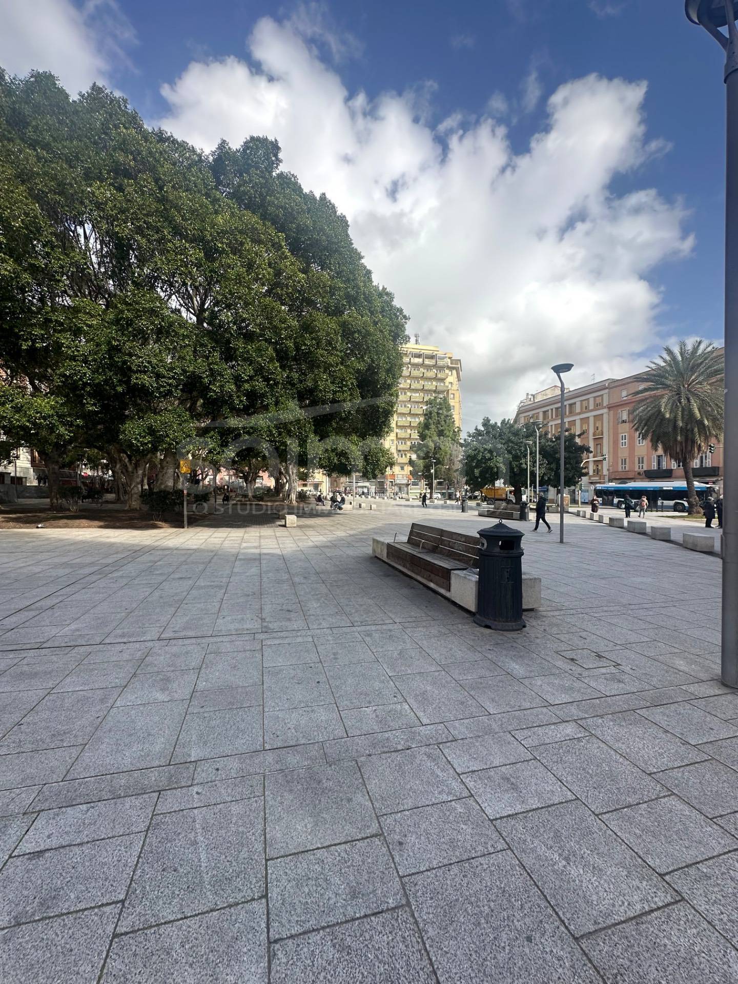 Locale commerciale in vendita a Cagliari