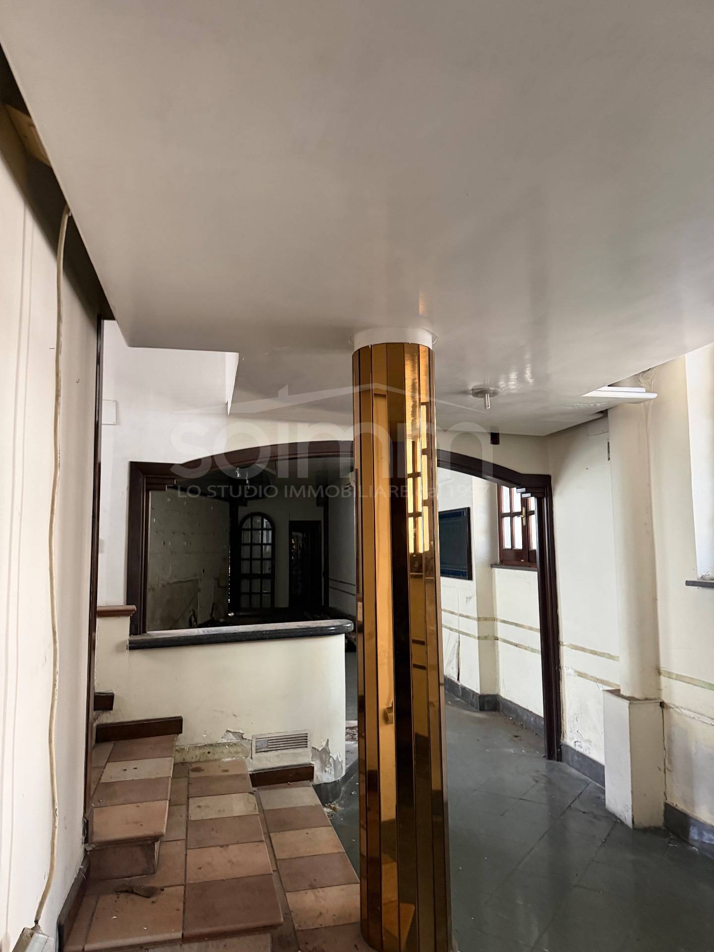 Locale commerciale in affitto a Cagliari