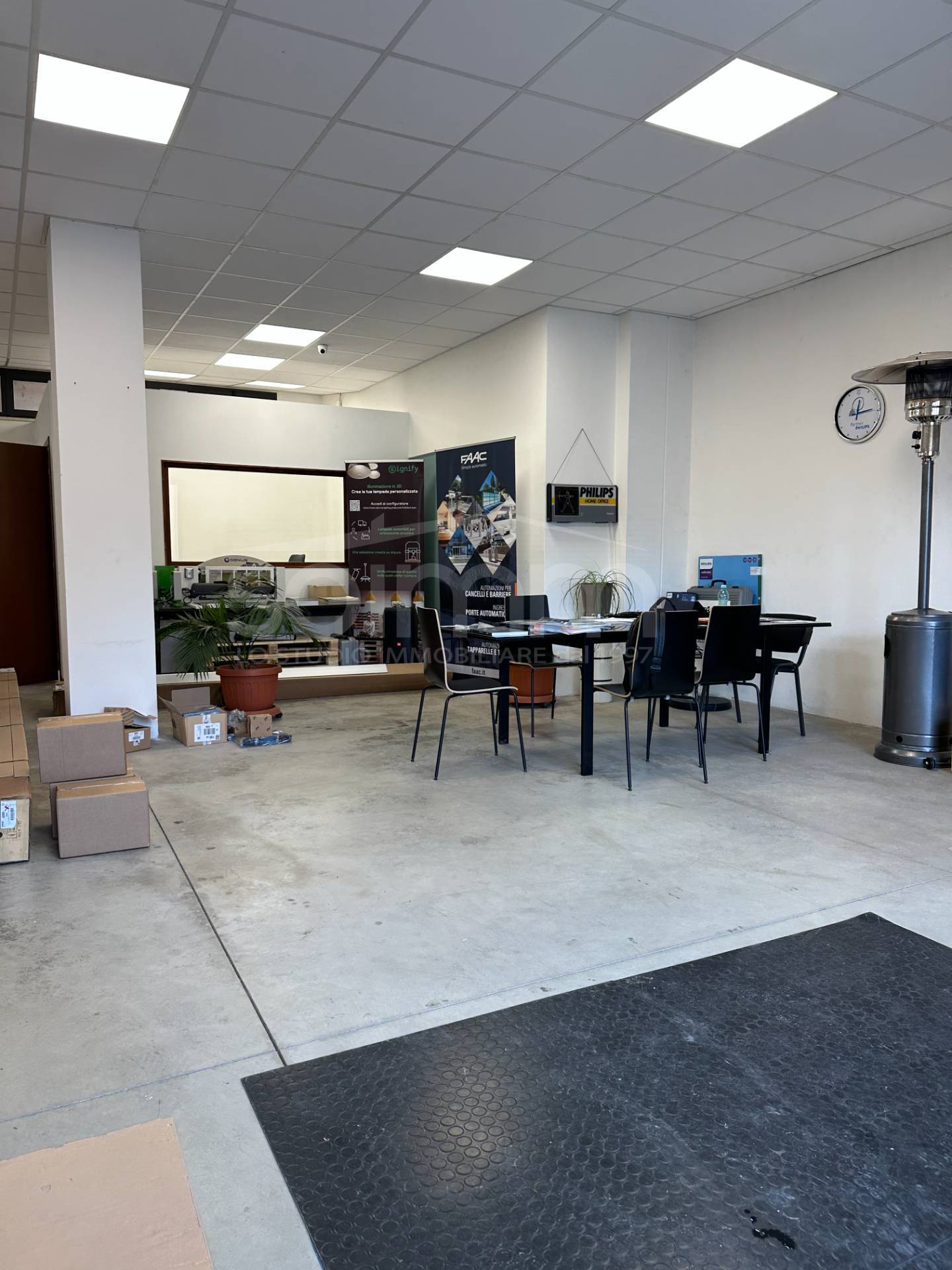 Locale commerciale in vendita a Cagliari