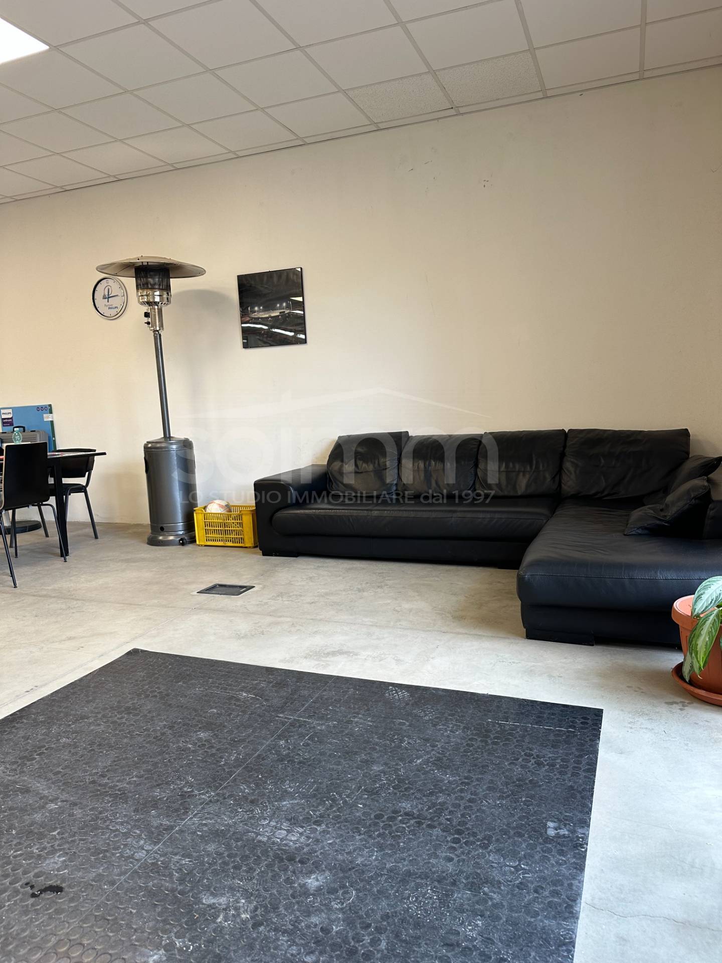 Locale commerciale in vendita a Cagliari
