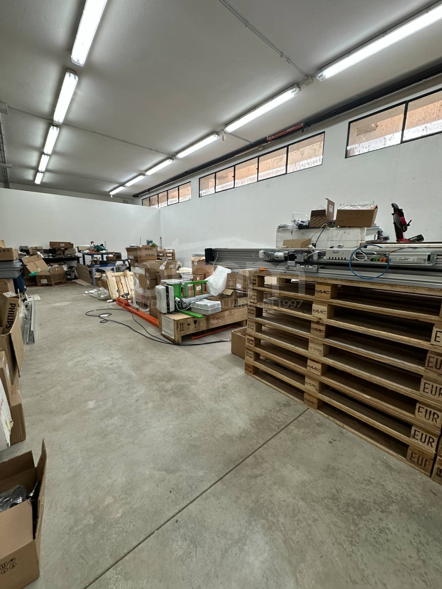 Locale commerciale in vendita a Cagliari
