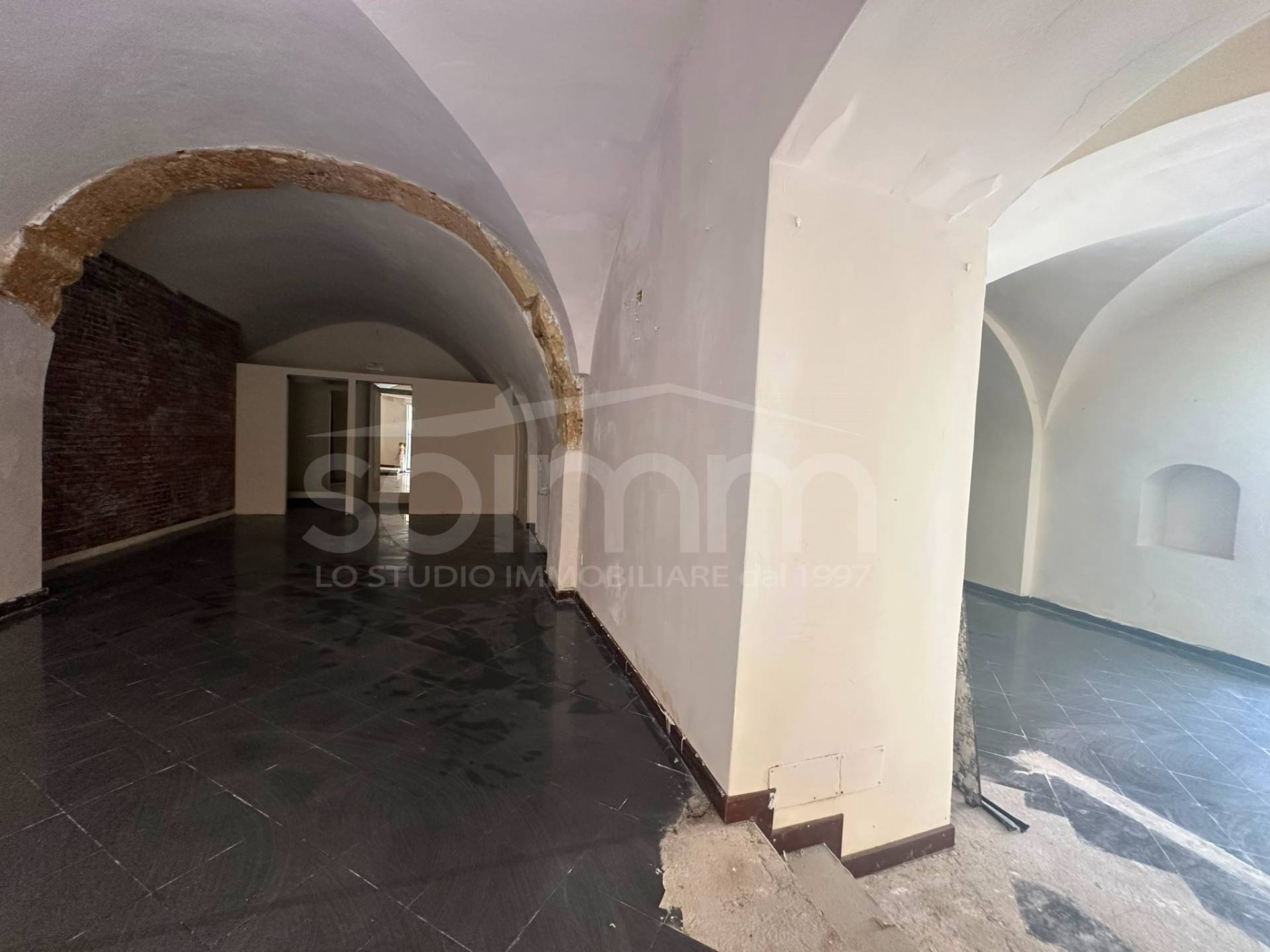 Locale commerciale in affitto a Cagliari