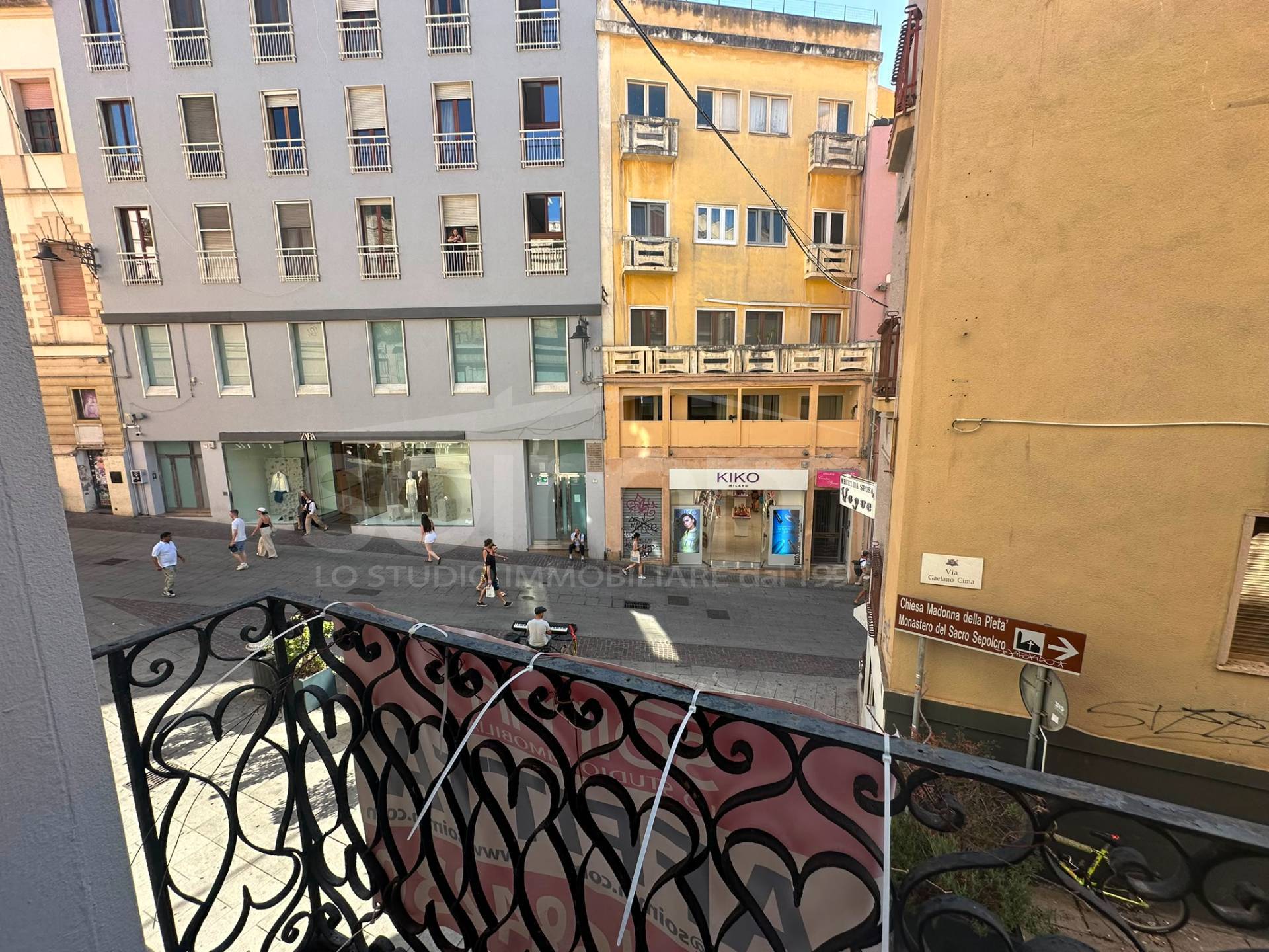 Locale commerciale in affitto a Cagliari
