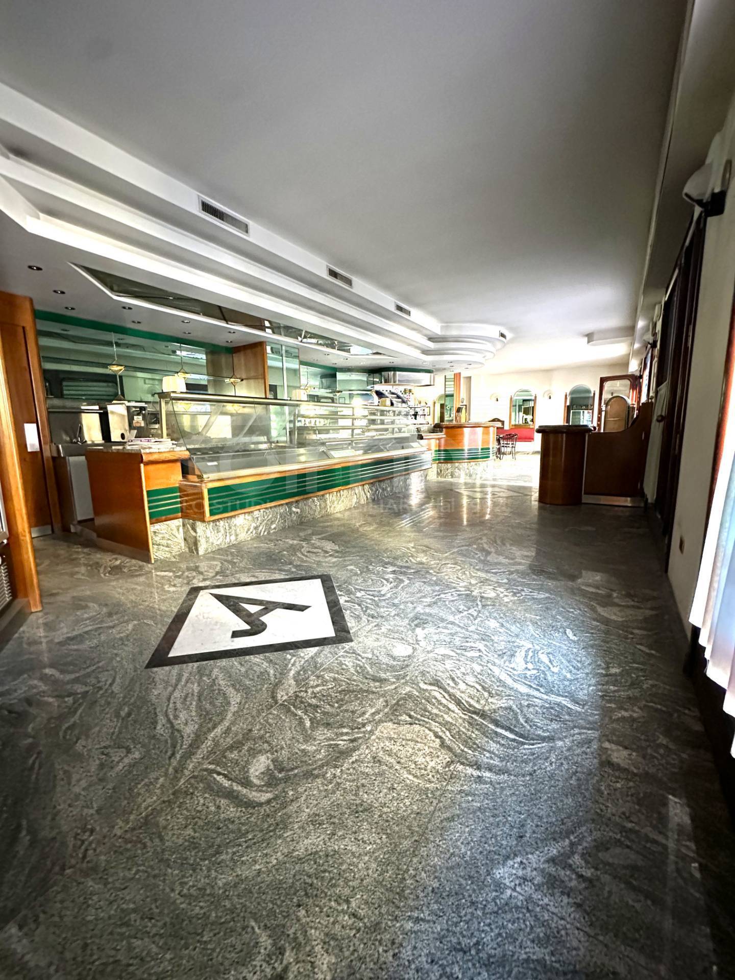 Locale commerciale in vendita a Quartu Sant'Elena
