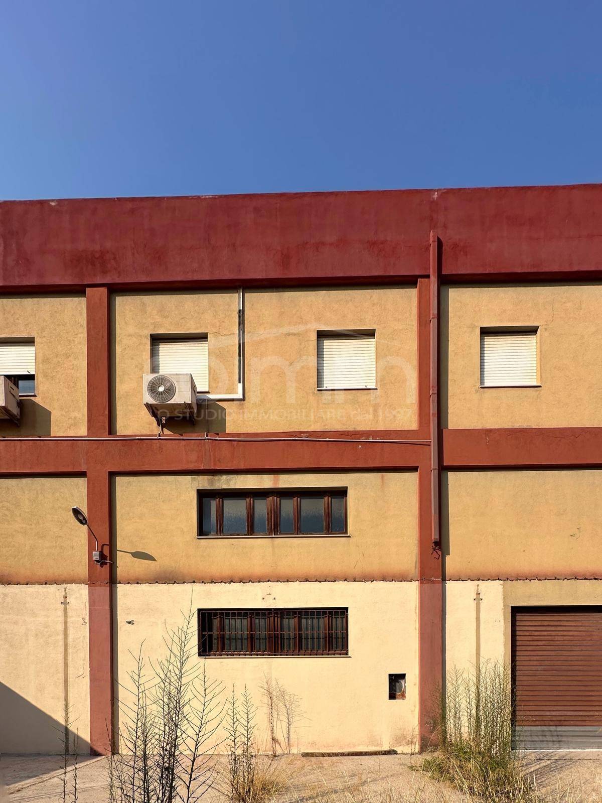 Locale commerciale in vendita a Cagliari