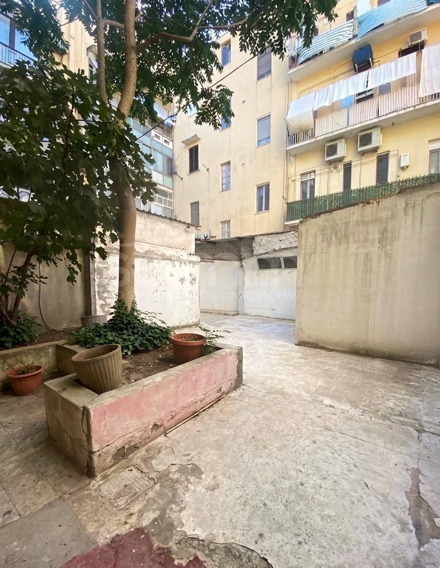 Locale commerciale in affitto a Cagliari
