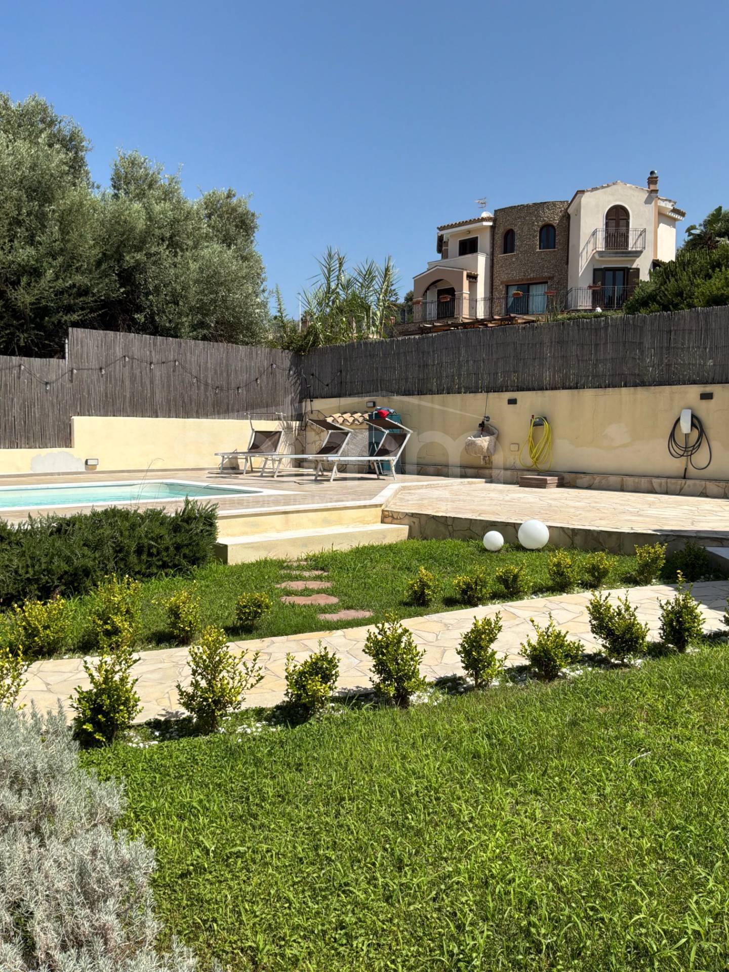 Villa Caposchiera in vendita a Quartu Sant'Elena