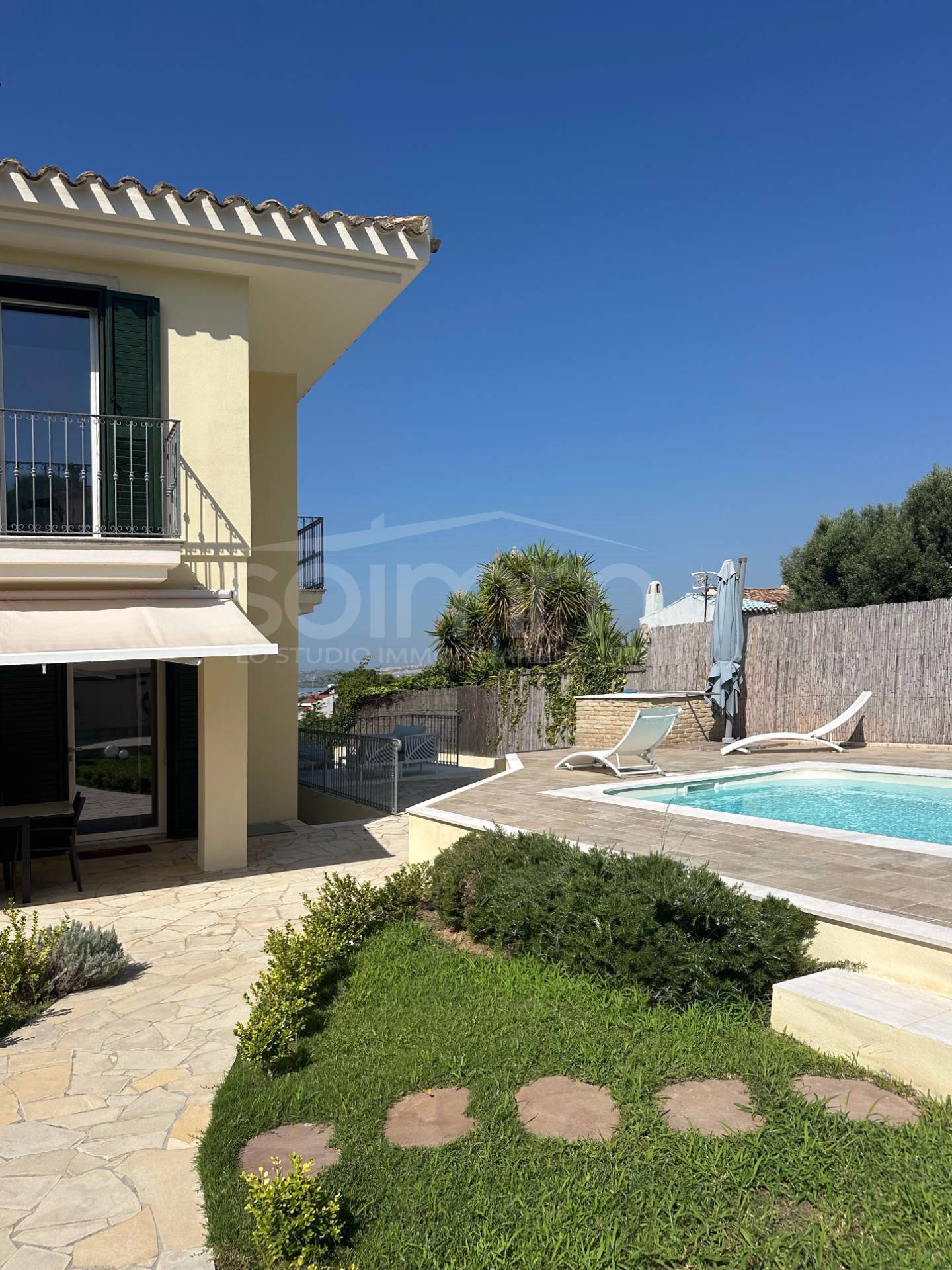 Villa Caposchiera in vendita a Quartu Sant'Elena