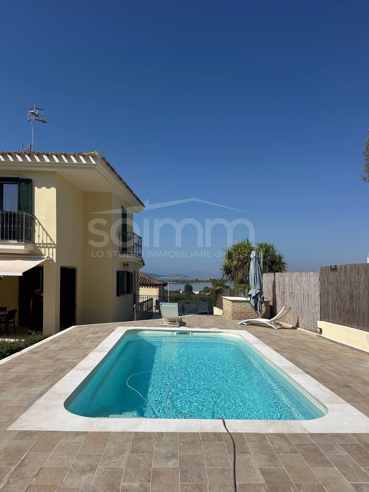 Villa Caposchiera in vendita a Quartu Sant'Elena