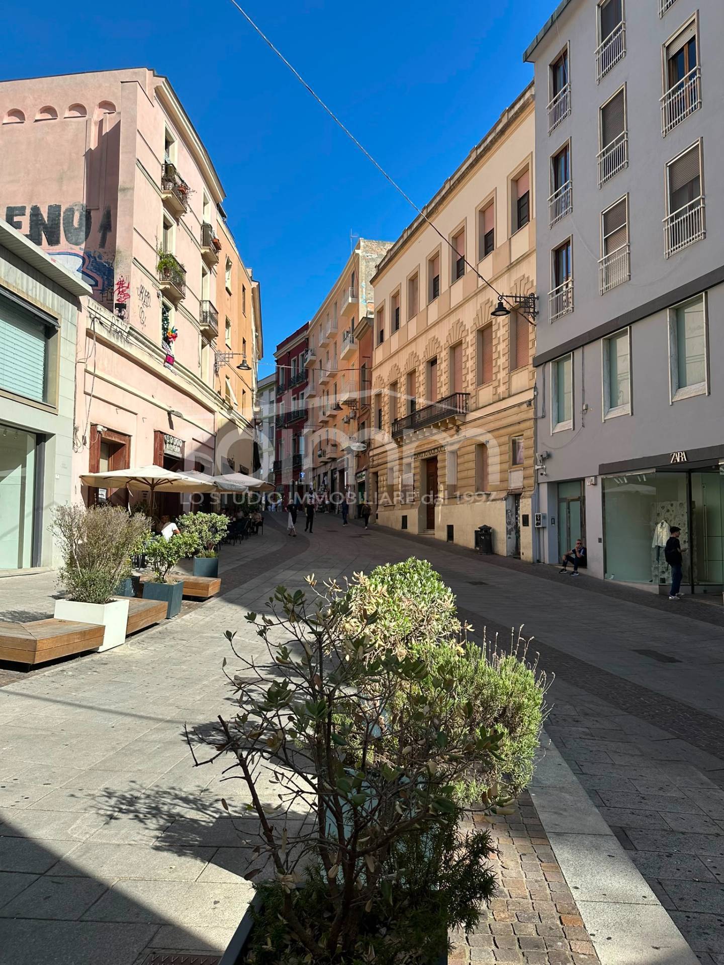 Locale commerciale in vendita a Cagliari