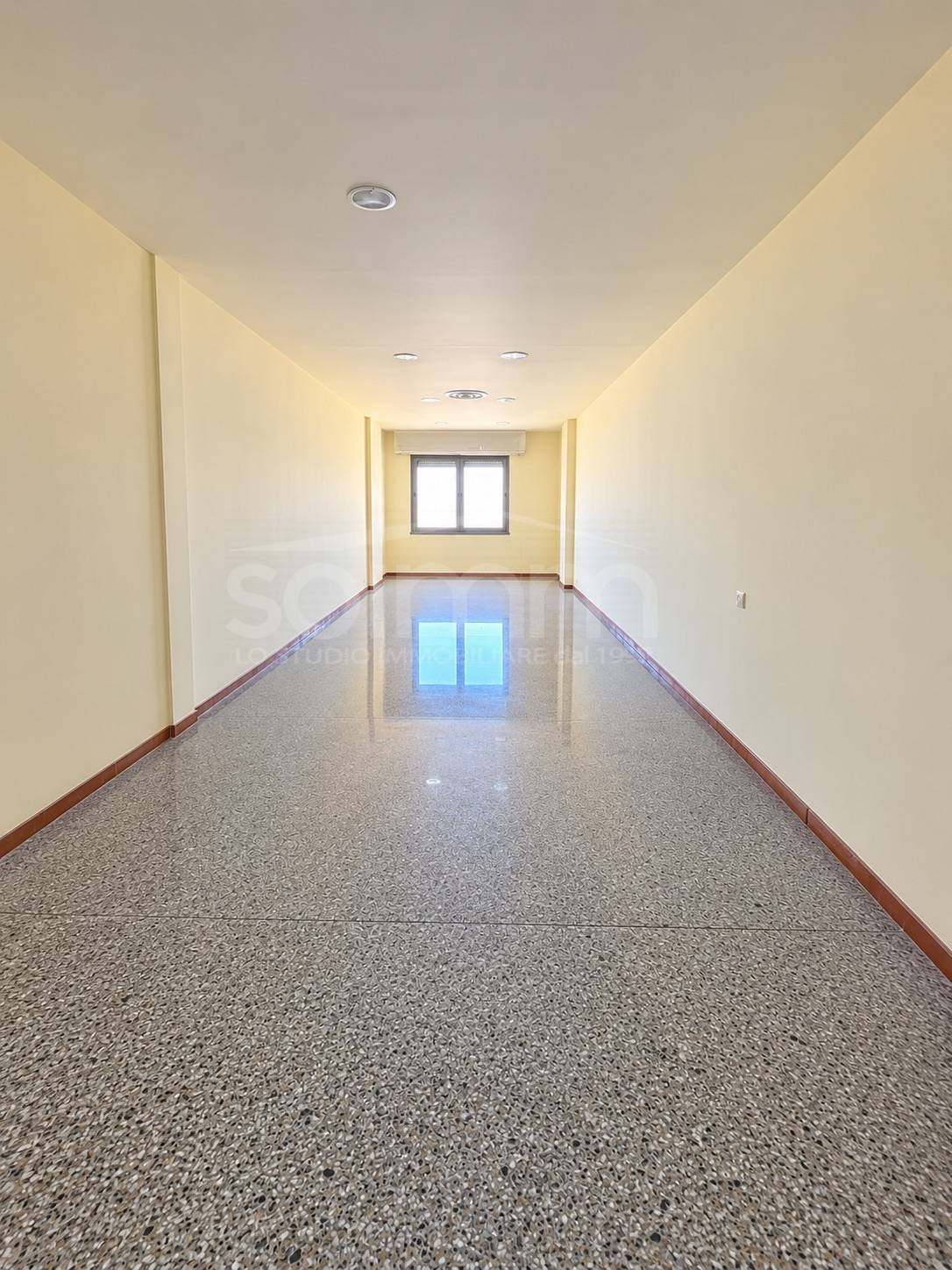Locale commerciale in vendita a Cagliari
