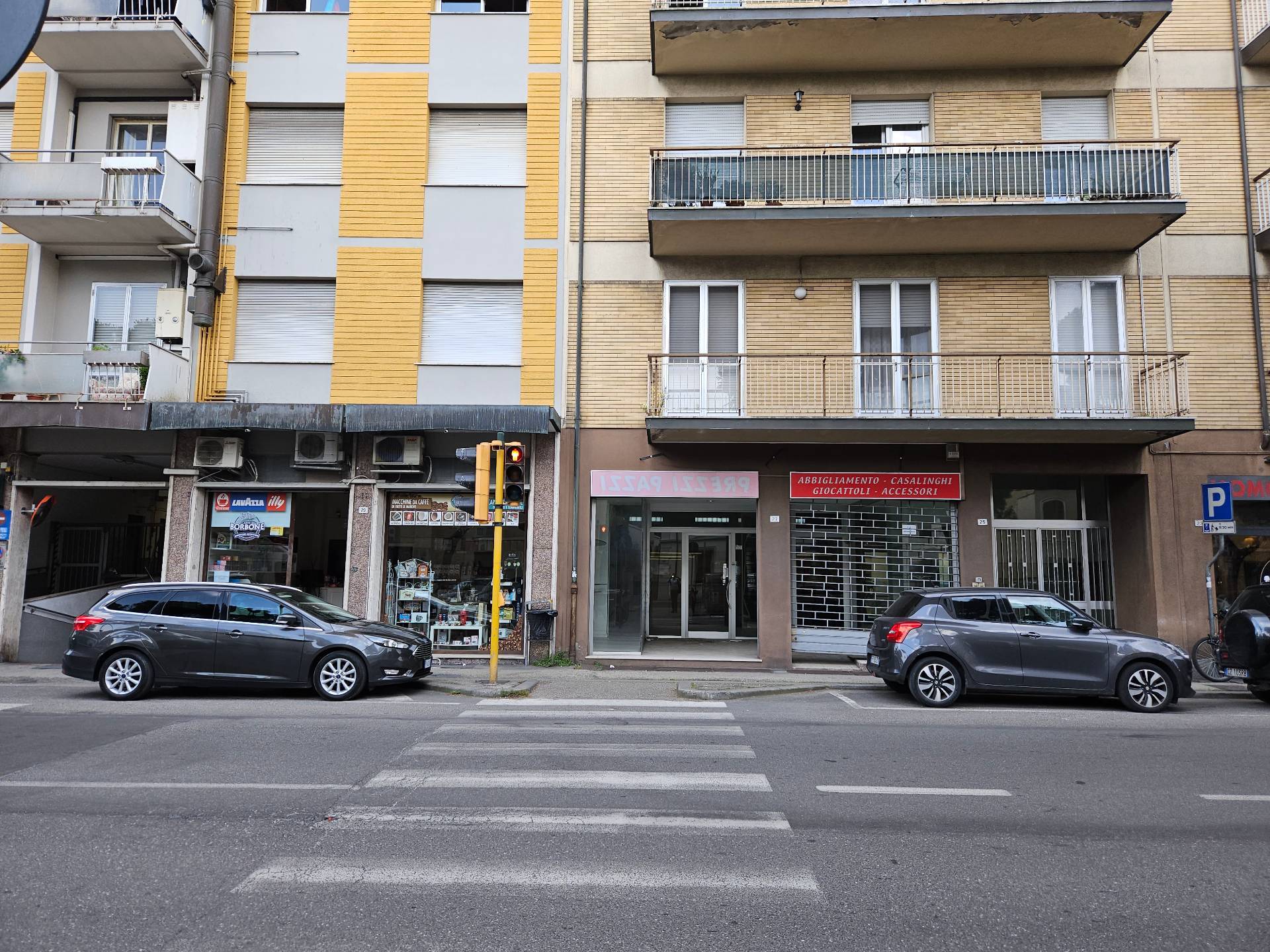 Locale commerciale in vendita a Ravenna, Molinetto