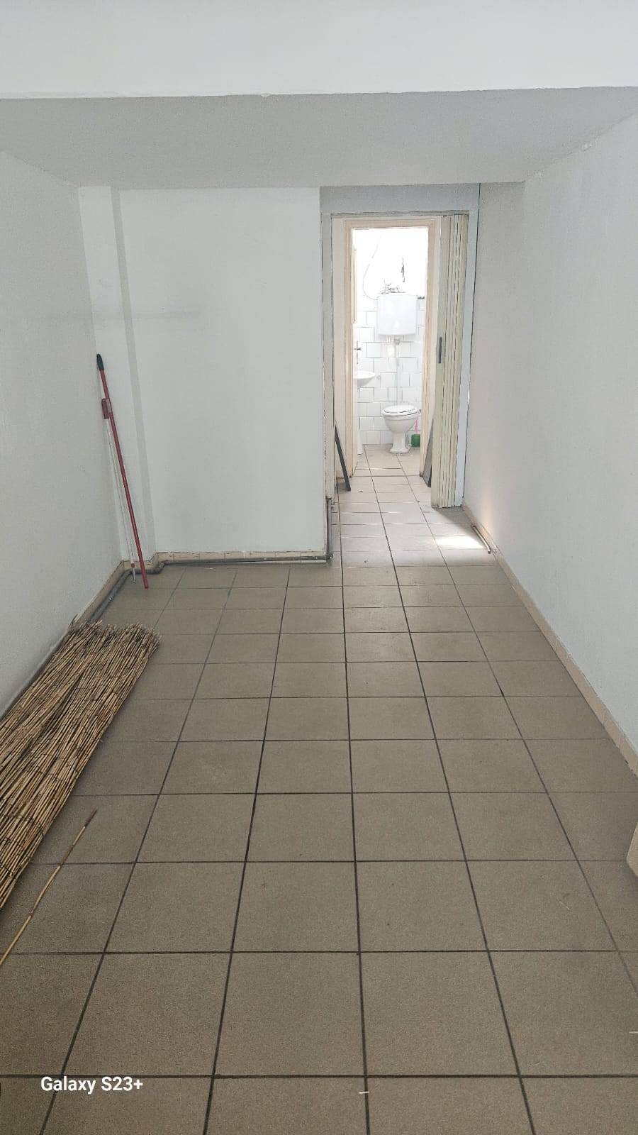 Locale commerciale in vendita a Ravenna, Darsena