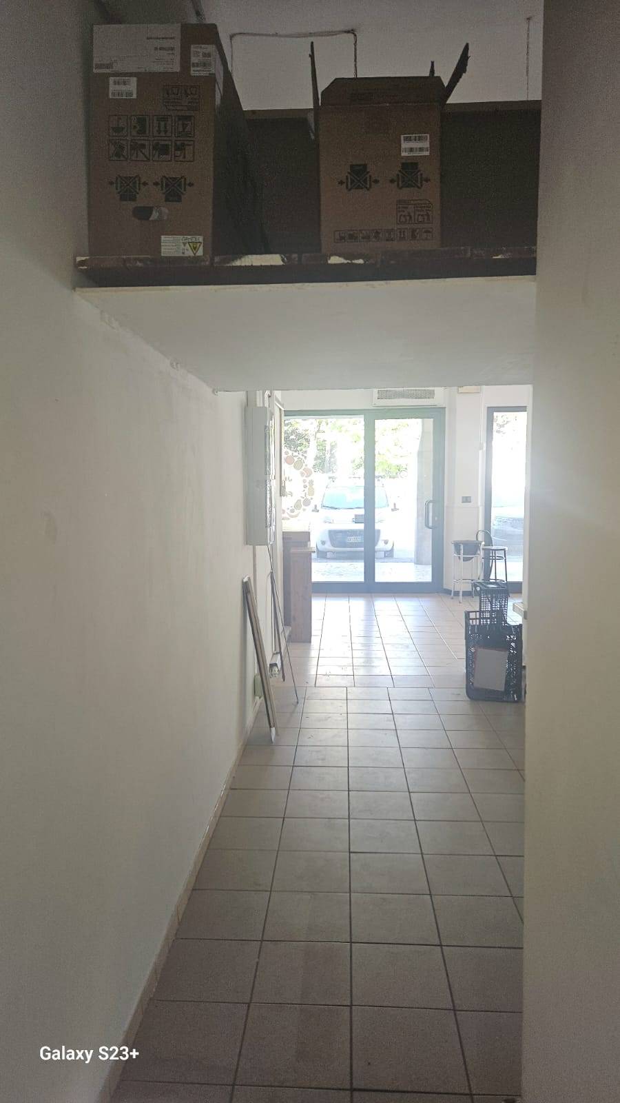 Locale commerciale in affitto a Ravenna, Darsena